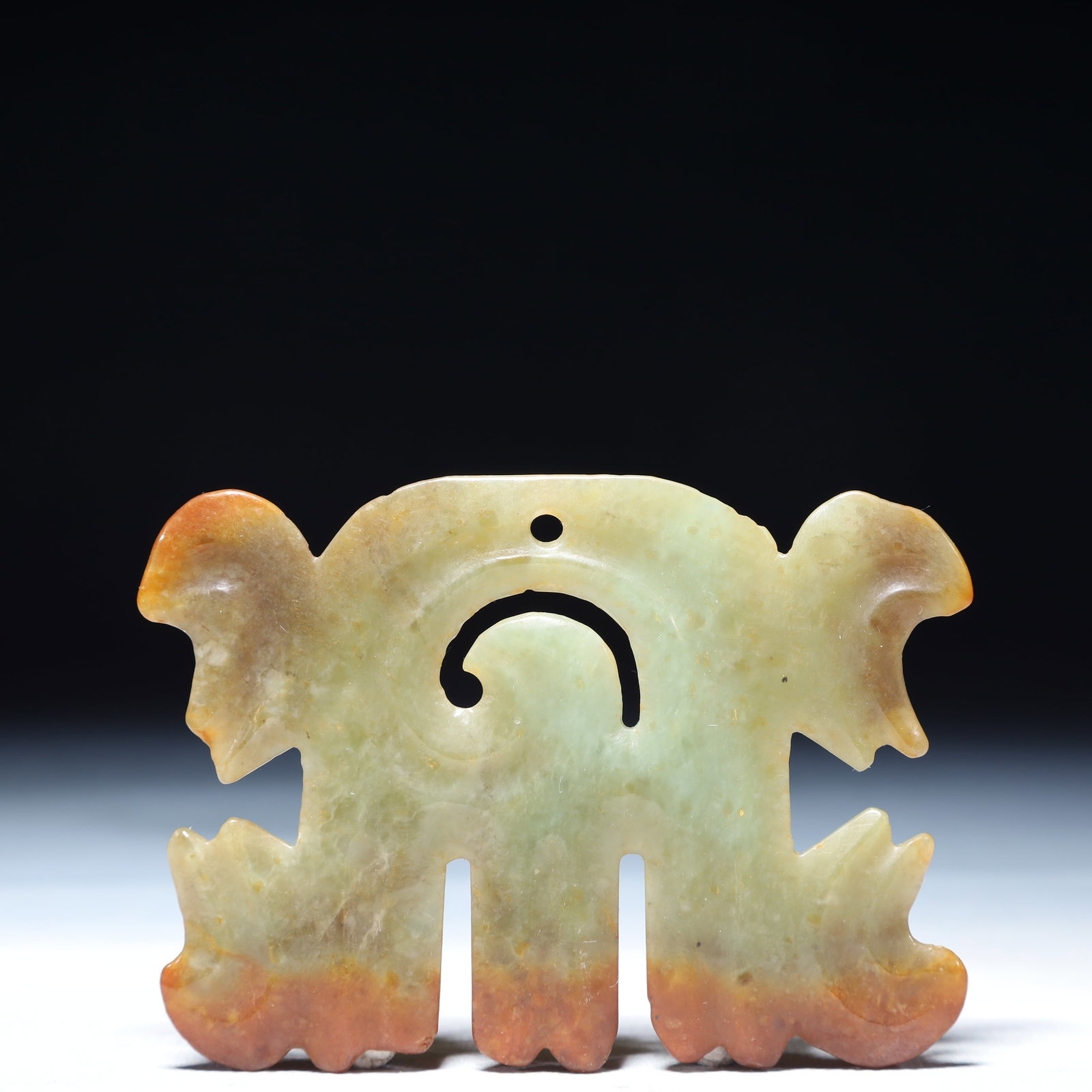 An Archaic Hongshan Culture Greenish Jade Pendant: An Archaic Hongshan Culture Greenish Jade Pendant,Ancient Time,China,Size:3.5inx2.8in,Weight:1.98g 红山文化青白玉挂件,中国新