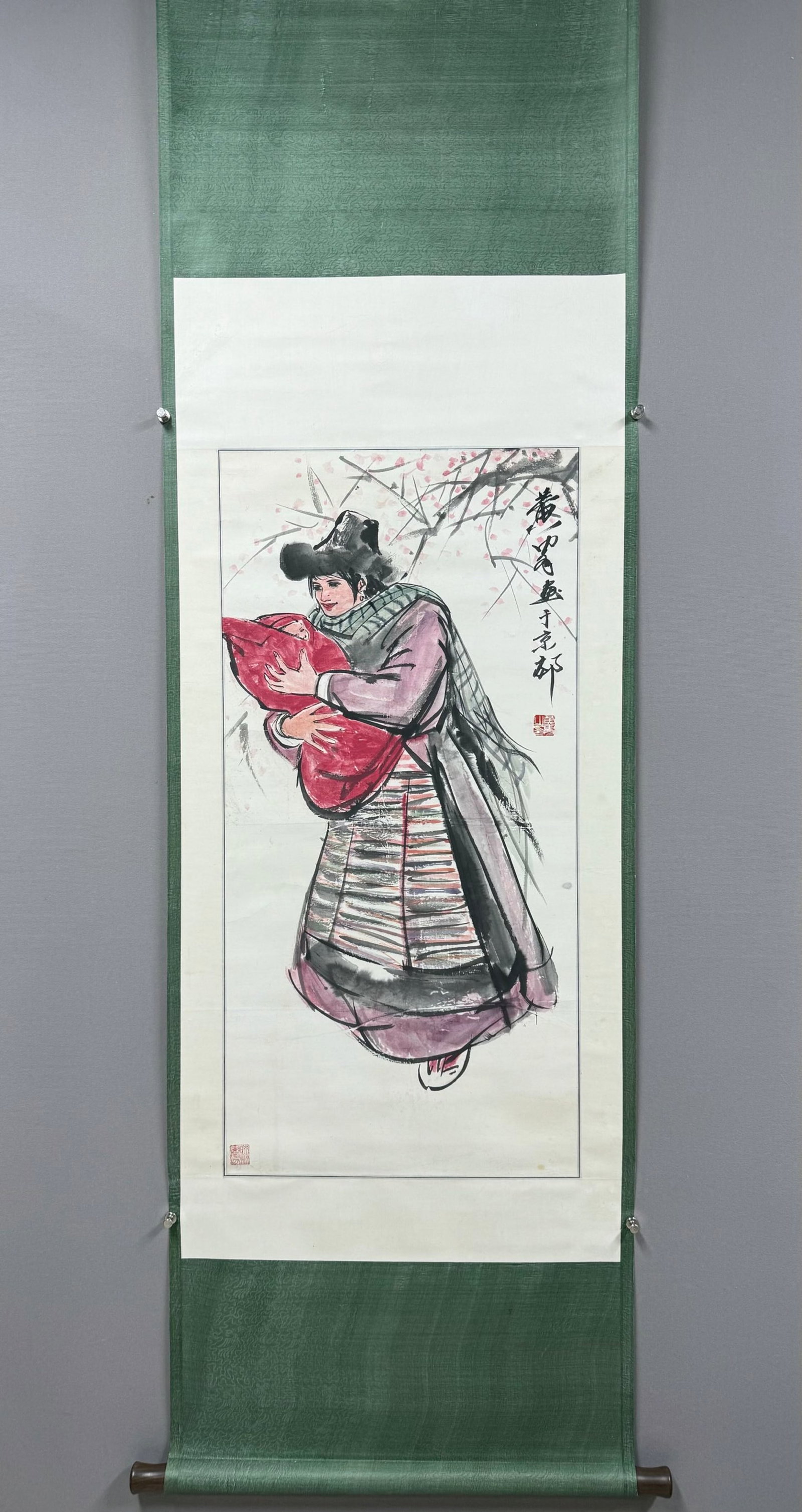 A Chinese Vertical Scroll Ink Painting of Figure on Paper: A Chinese Vertical Scroll Ink Painting of Figure on Paper,Huang Zhou,Size:37inx18.1in 一幅中国水墨人物画立轴,黄胄