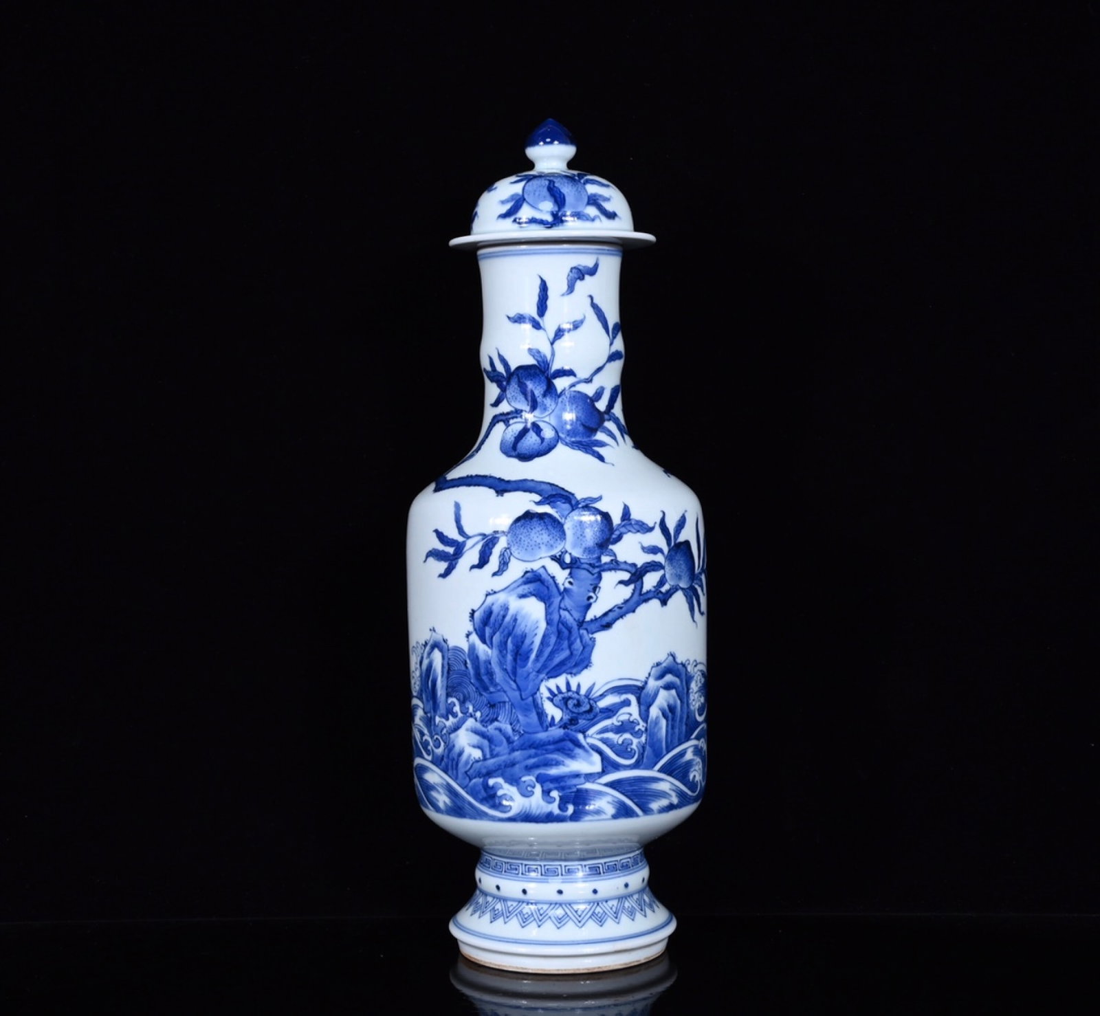 A Rare Blue and White Bats and Peach Pattern Bottle: A Rare Blue and White Bats and Peach Pattern Bottle,Qing Dynasty,China,Size:15.4inx5.5in 青花蝙蝠桃子纹盖瓶,中国清代