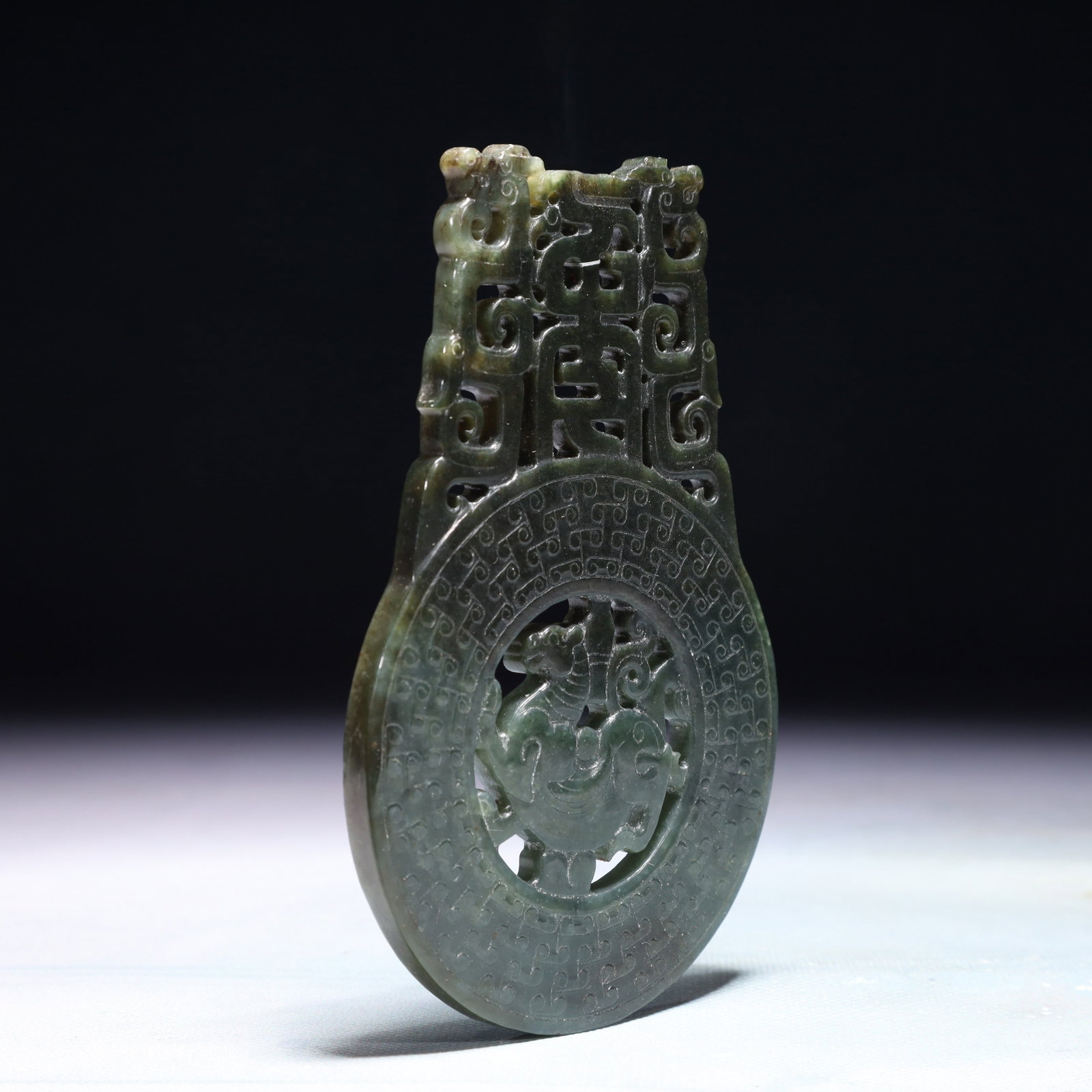 An Exquisite Jasper Chi-Dragon Pattern Pendant - 3