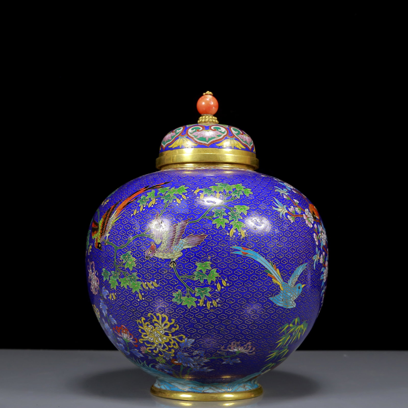 A Rare Cloisonne Flower and Bird Pattern with Cover Jar: A Rare Cloisonne Flower and Bird Pattern with Cover Jar,Qing Dynasty, China,Qianlong Four-character Mark,Size:8.7inx12.6in,Weight:3325g 景泰蓝花鸟纹盖罐