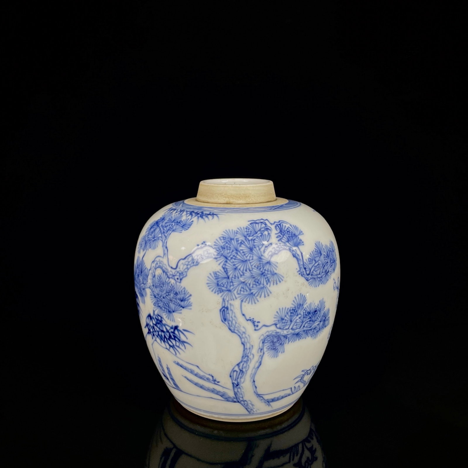 An Exquisite Blue and White Pine,Bamboo and Plum Blossom Pattern Jar: An Exquisite Blue and White Pine,Bamboo and Plum Blossom Pattern Jar,Qing Dynasty,China,Size:5.5inx5.1in 青花松竹梅纹罐,中国清代