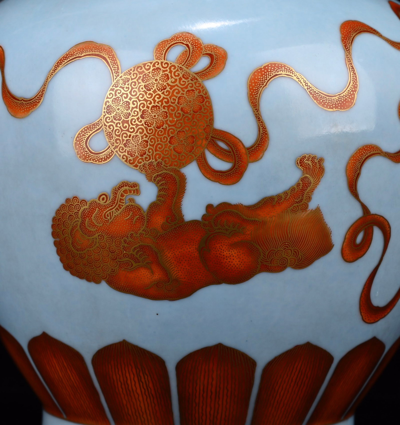 A Rare Enamel Iron-Red Lion Pattern Vase - 5