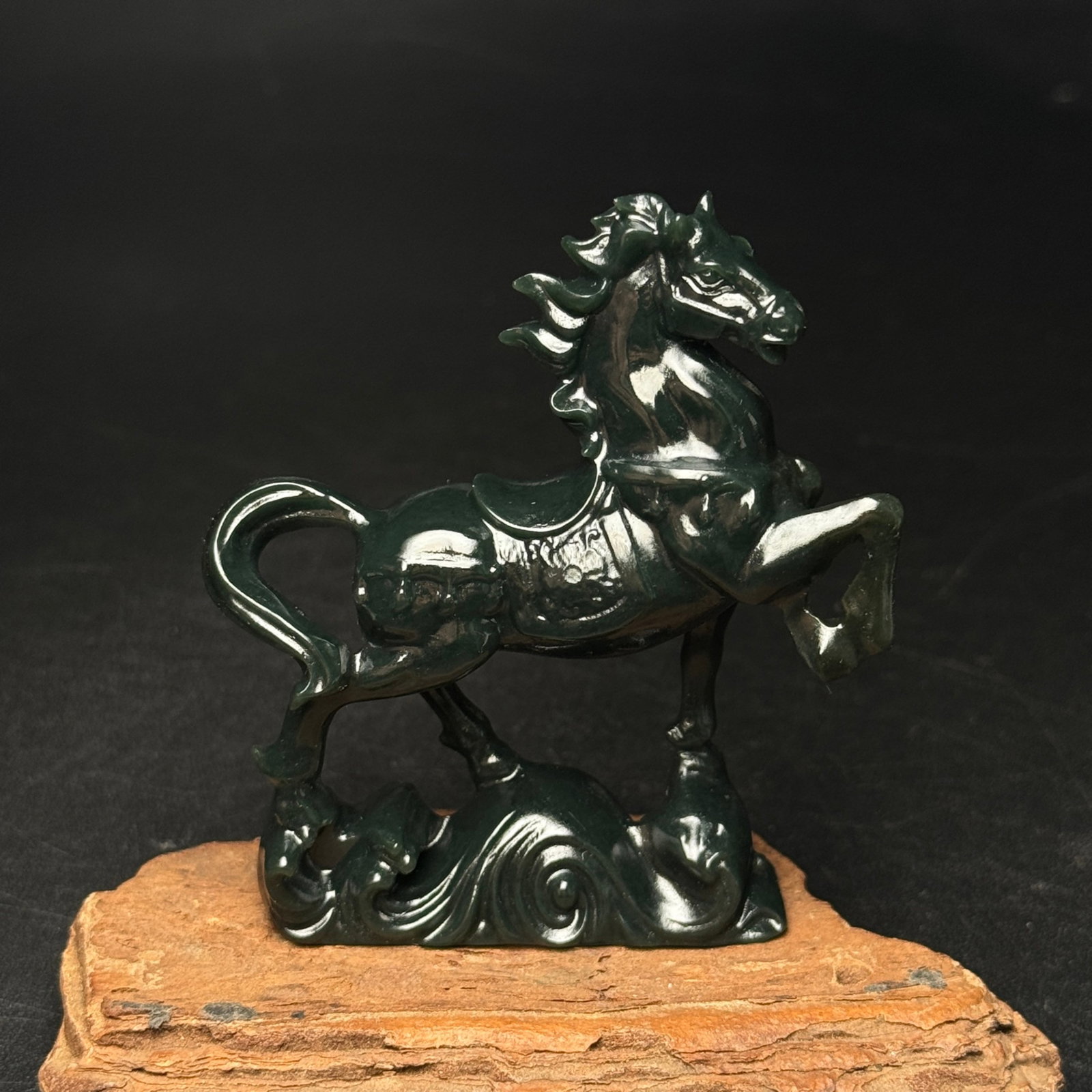 An Exquisite Jasper Horse Ornament: An Exquisite Jasper Horse Ornament,Qing Dynasty,China,Size:2.8inx2.5inx0.7in,Weight:61g 碧玉骏马摆件,中国清代