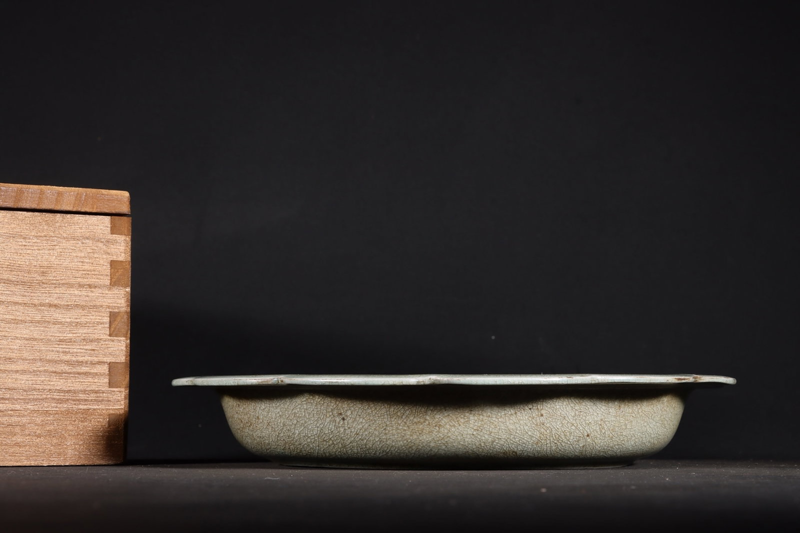An Exquisite Ru yao Sky Blue Glazed Plate: An Exquisite Ru yao Sky Blue Glazed Plate,Song Dynasty,China,Size:1.1inx7.6in 汝窑天青釉盘子,中国宋代