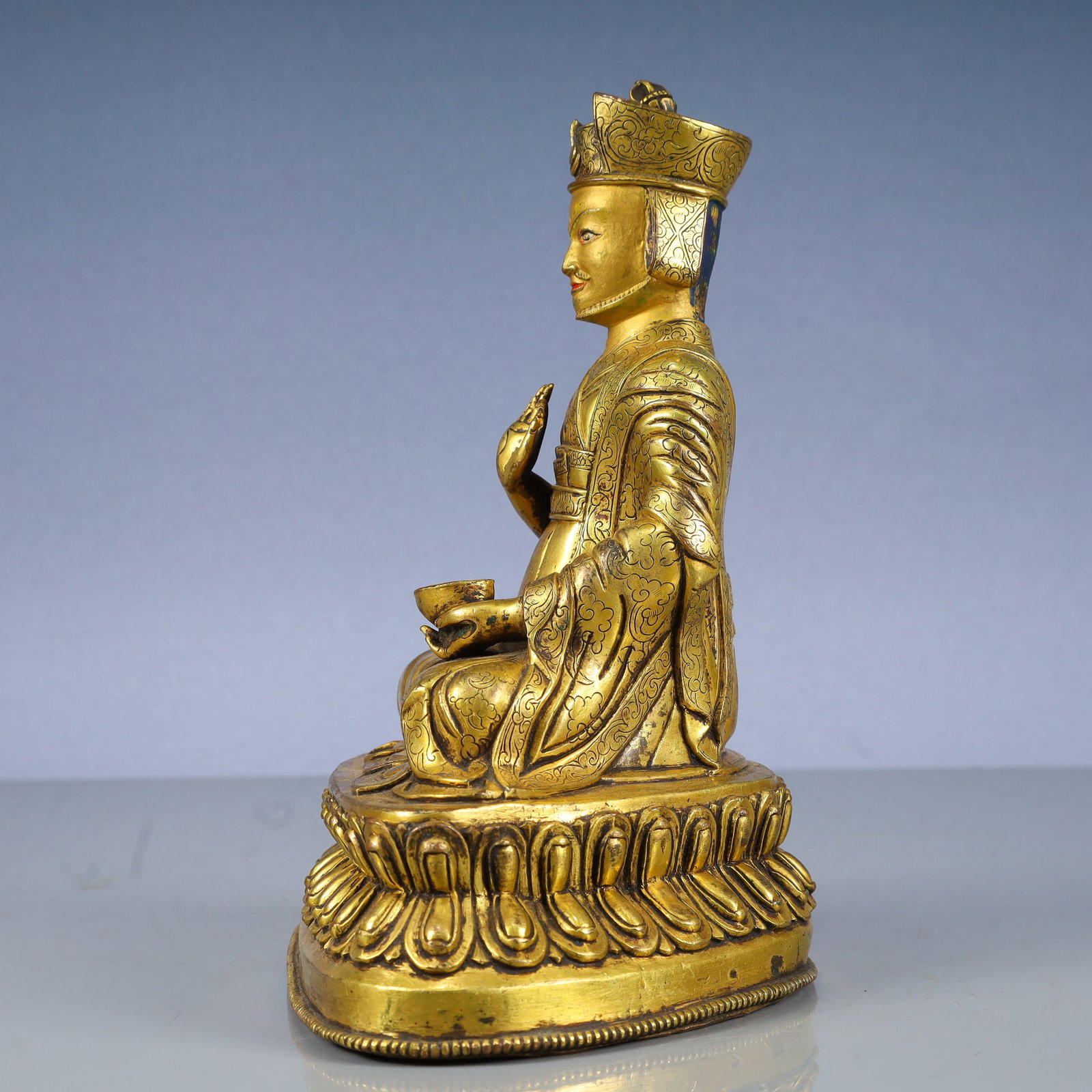 A Solemn Gilt Bronze Buddha Statue - 6