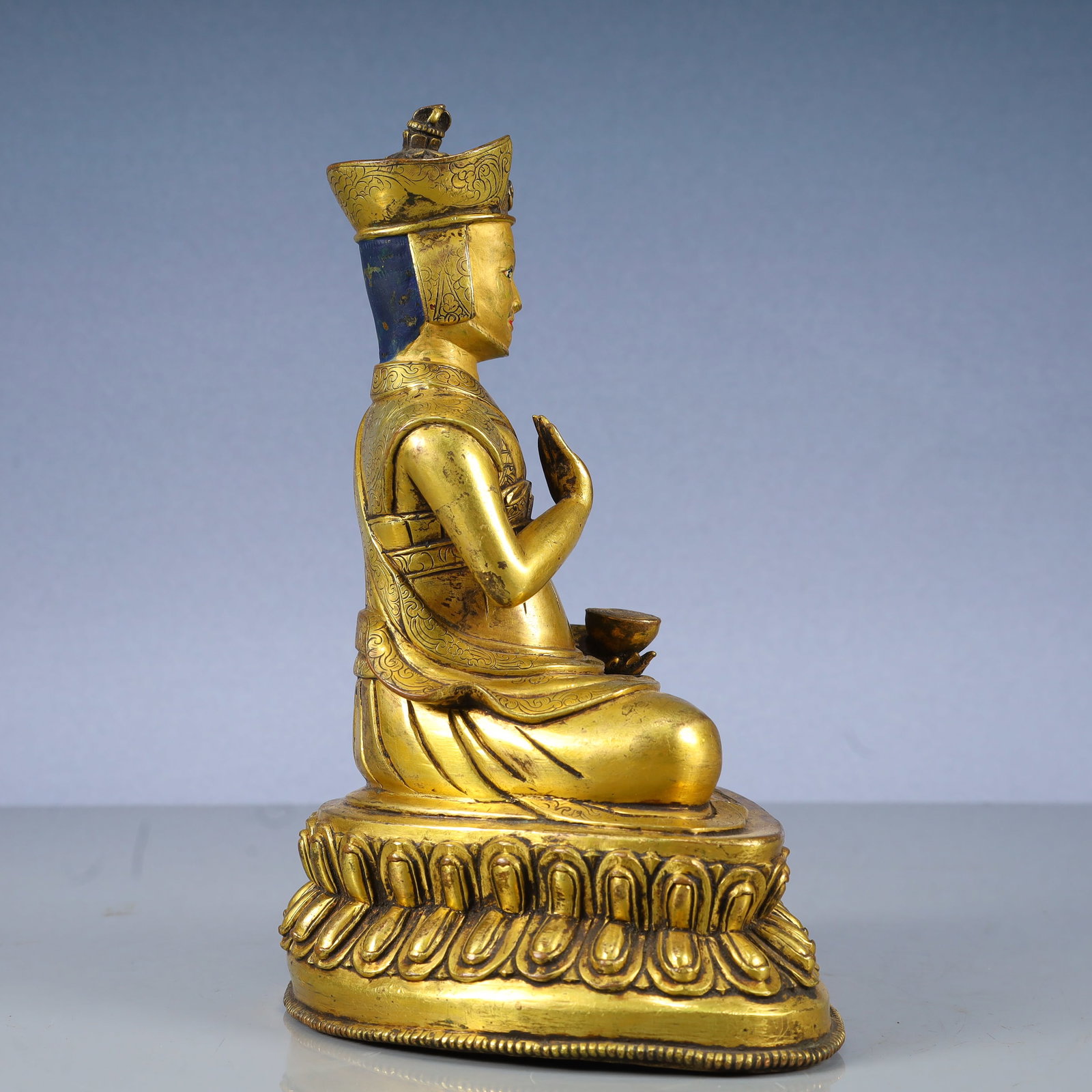 A Solemn Gilt Bronze Buddha Statue - 9