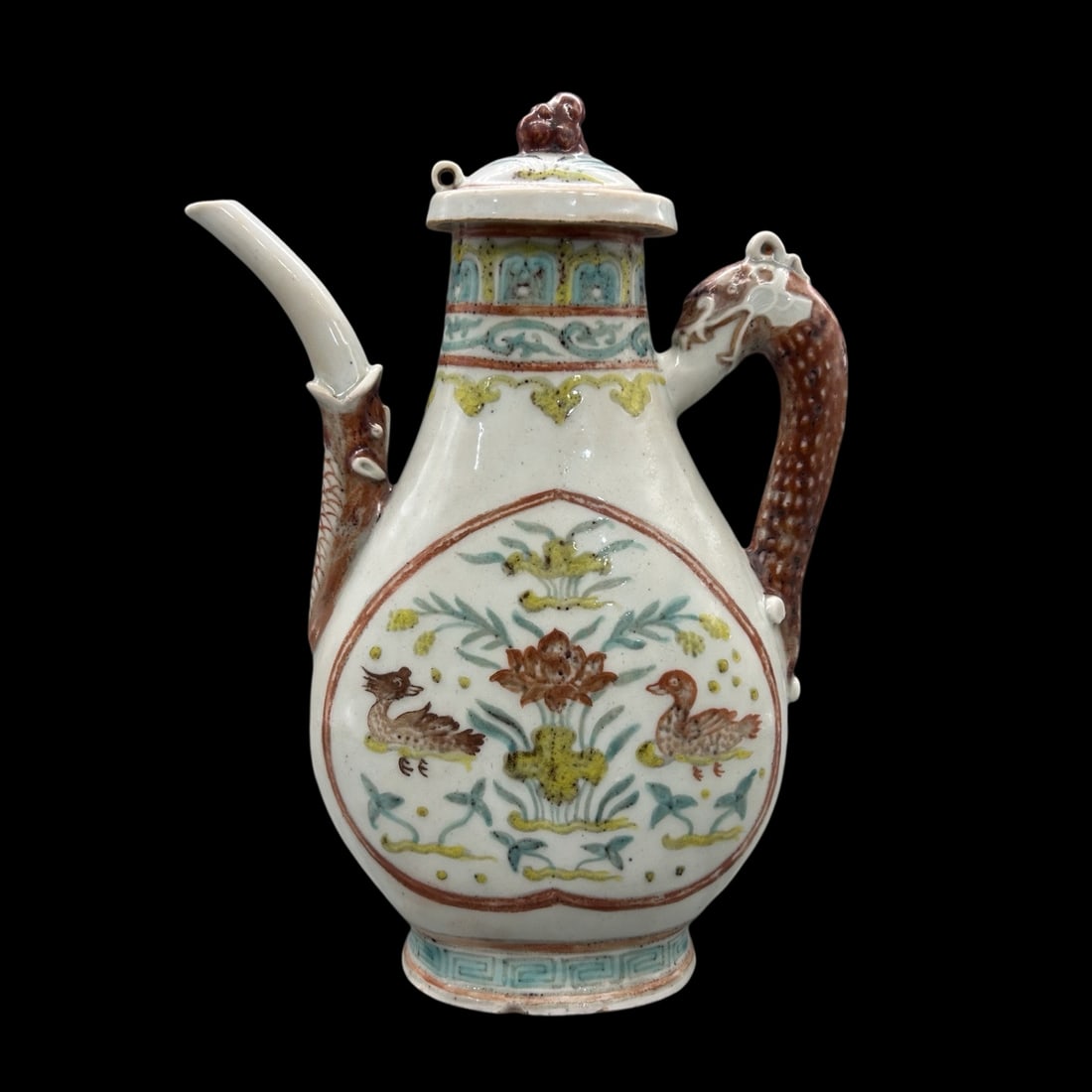 An Exquisite Wucai Flower and Bird Pattern Ewer (1 of 7)