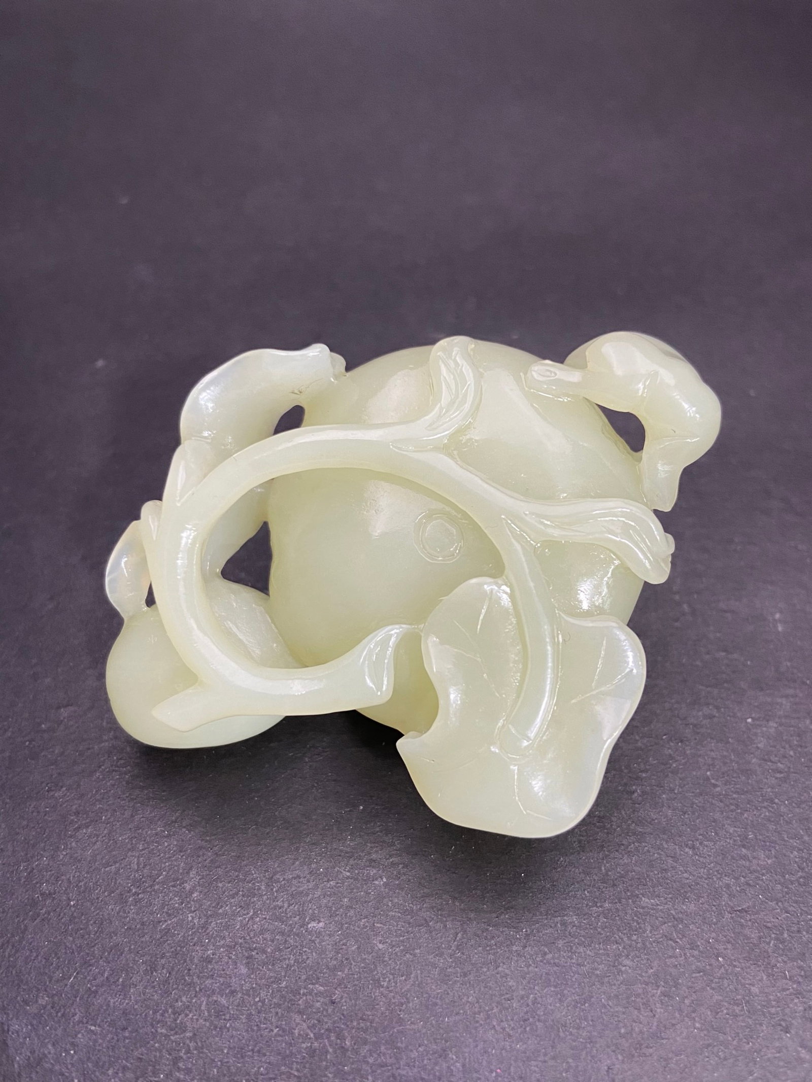 An Exquisite White Jade Frog Pattern Water Pot - 5