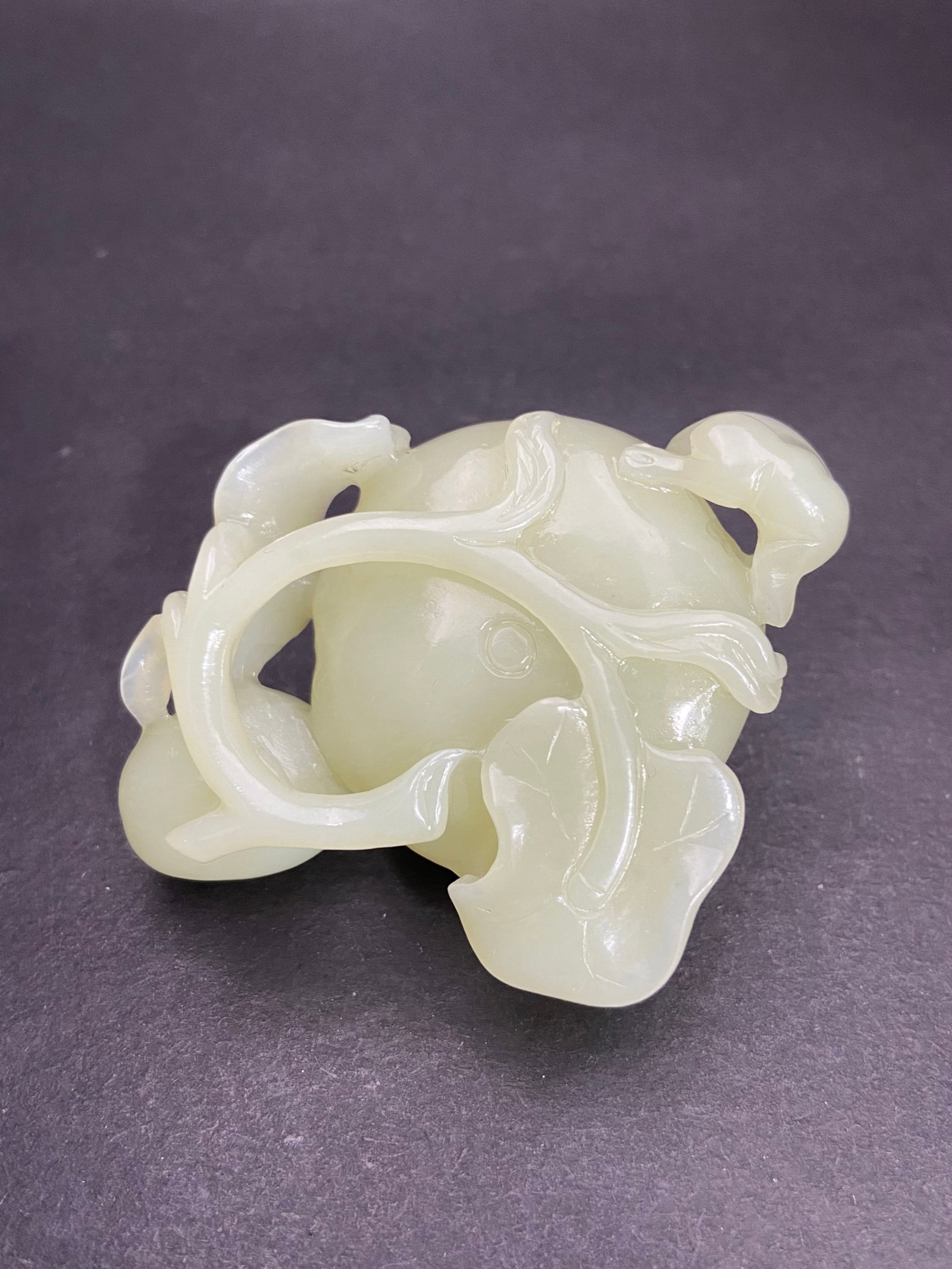 An Exquisite White Jade Frog Pattern Water Pot - 7