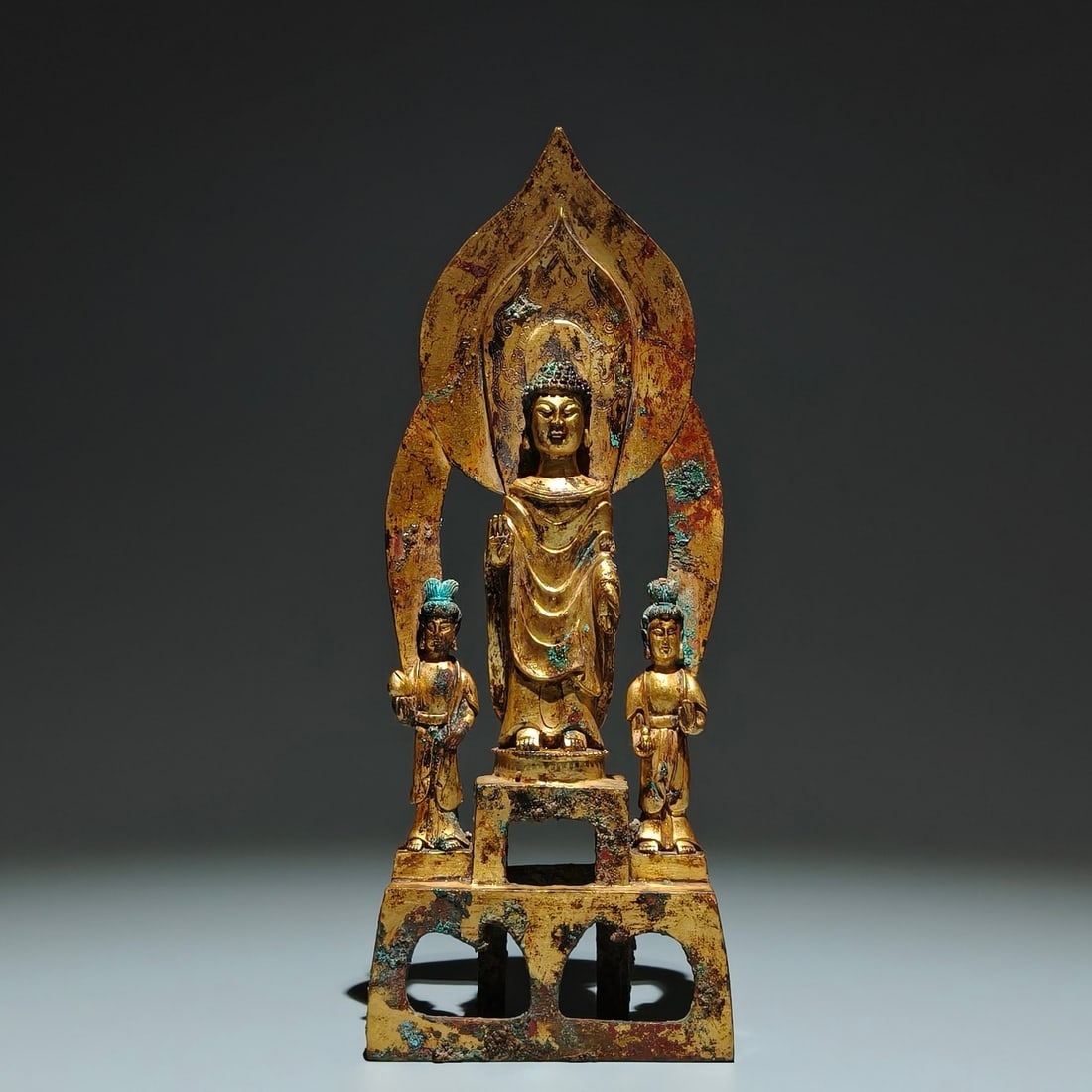 A Solemn Gilt Bronze Statue of Sakyamuni: A Solemn Gilt Bronze Statue of Sakyamuni,Sui Dynasty,China,Size:9.4inx3.5inx1.6in 铜鎏金如来像,中国隋代