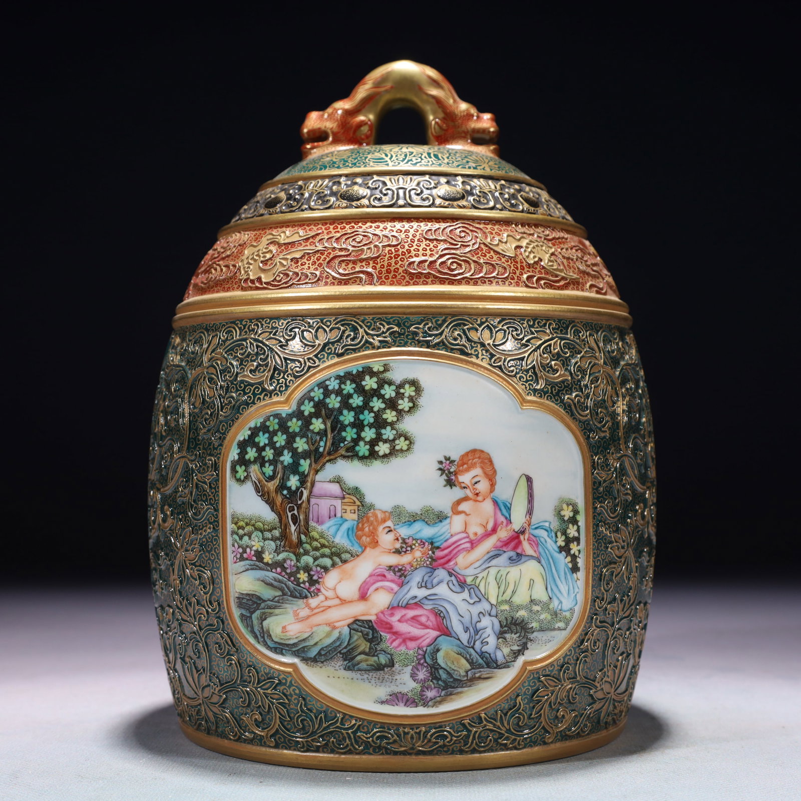 An Exquisite Enamel Painted Gold Character and Story Pattern Chime: An Exquisite Enamel Painted Gold Character and Story Pattern Chime,Qing Dynasty,China,Qianlong Six-character Mark,Size:5.5inx8.7in,Weight:1350g 珐琅彩描金人物