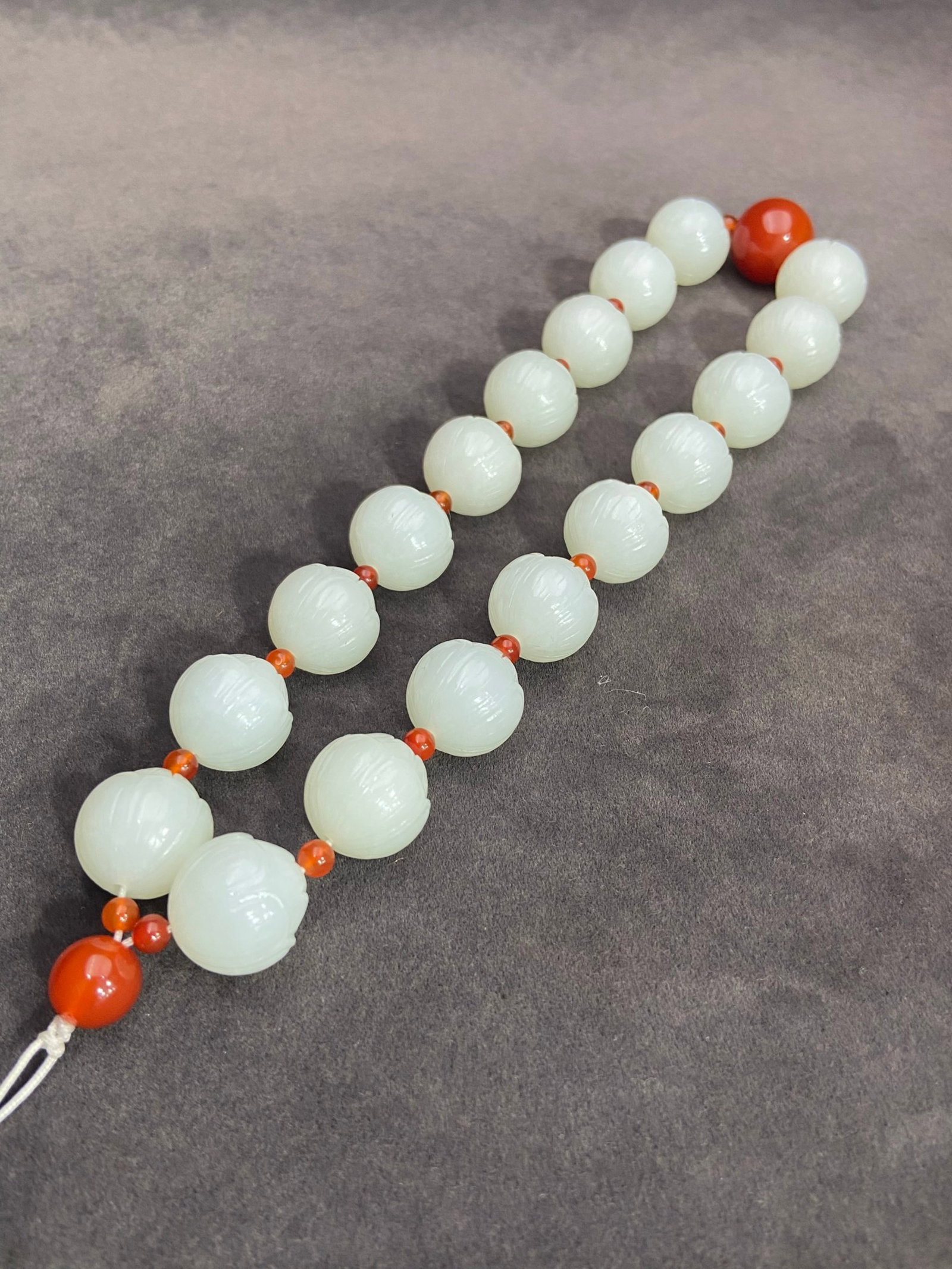 An Exquisite White Jade Lotus Pattern Bracelets: An Exquisite White Jade Lotus Pattern Bracelets,Qing Dynasty,China,Size:0.6in,Weight:113g 白玉莲花纹手串,中国清代