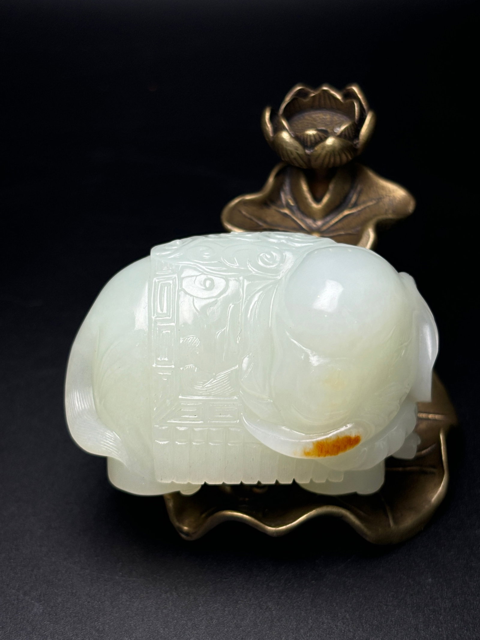 An Exquisite White Jade Auspicious Cloud Pattern Elephant Ornament: An Exquisite White Jade Auspicious Cloud Pattern Elephant Ornament,Qing Dynasty,China,Size:2.5inx1.7inx1.6in,Weight:170g 白玉祥云纹大象摆件,ߑ