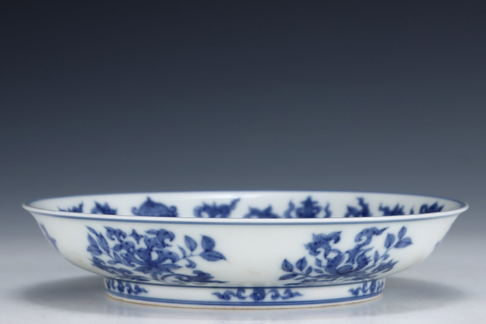 An Exquisite Blue and White Lotus Pattern Plate - 8