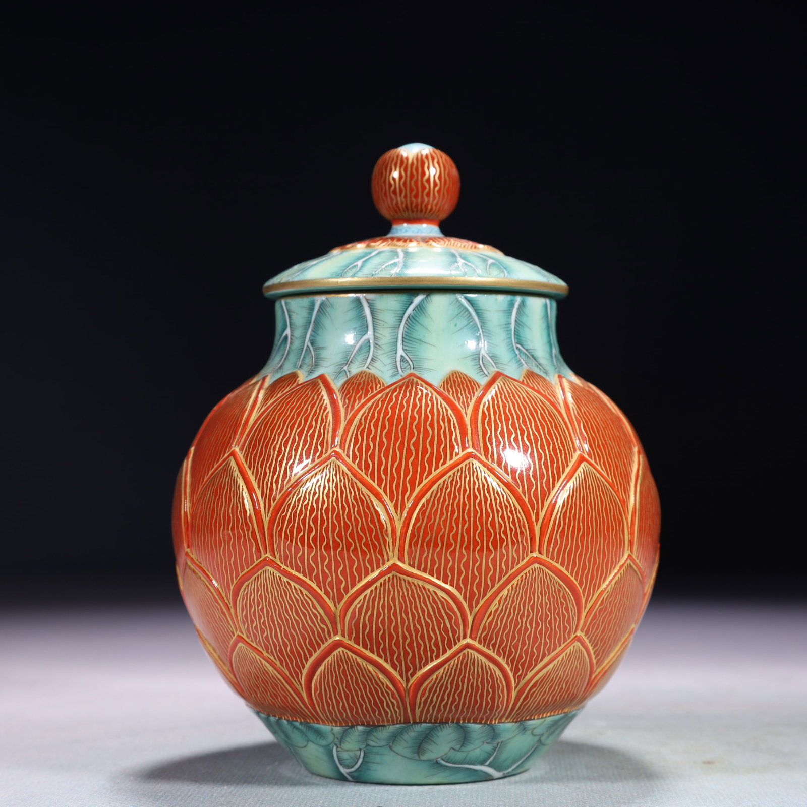 An Exquisite Red Glazed Flower Pattern Teapot - 5