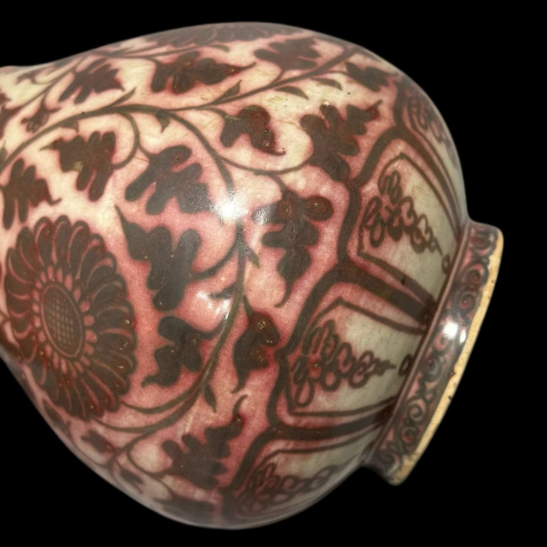 An Exquisite Underglaze-Red Lotus Pattern Vase - 5