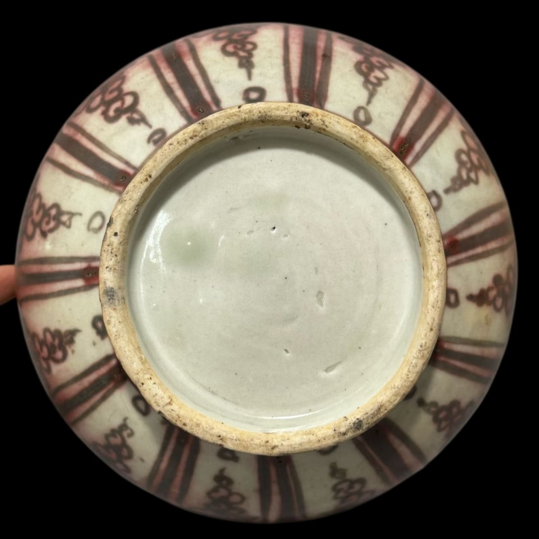An Exquisite Underglaze-Red Lotus Pattern Vase - 6