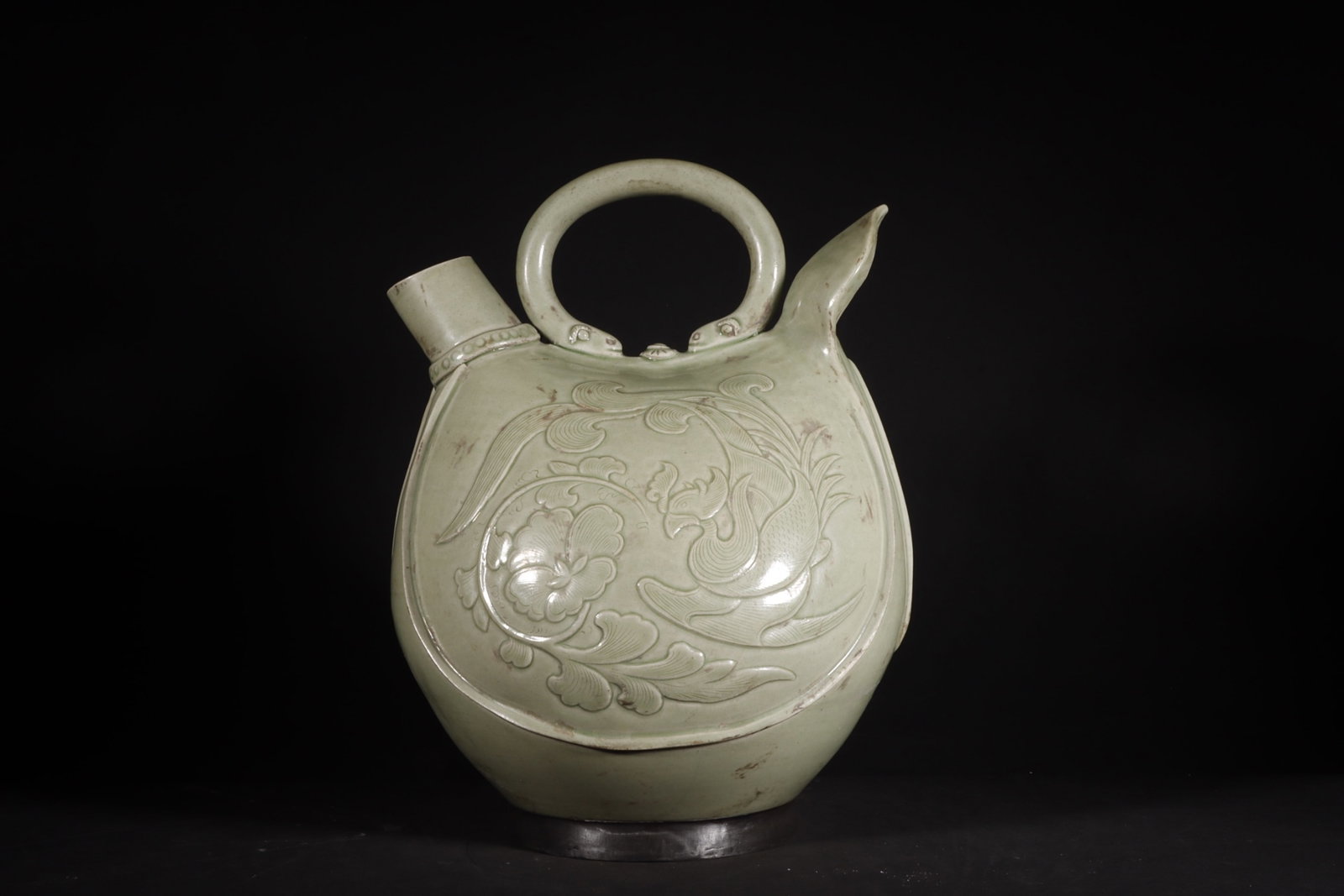 An Exquisite Yue yao Celadon Glazed Flower and Phoenix Pattern Pot (1 of 9)