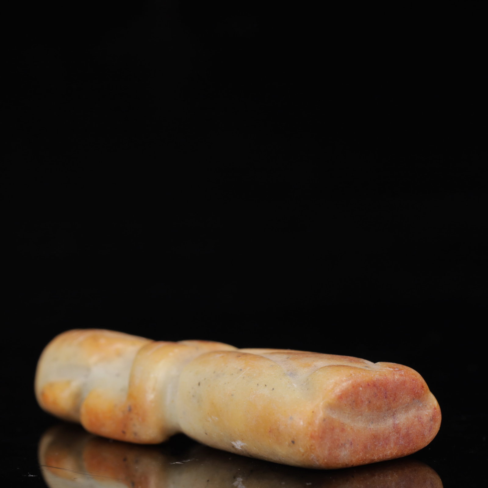 An Archaic Hongshan Culture Yellow Jade Figure Ornament: An Archaic Hongshan Culture Yellow Jade Figure Ornament,Ancient Time,China,Size:2.8inx0.8inx1.6in,Weight:93g 红山文化黄玉人物摆件,新&#