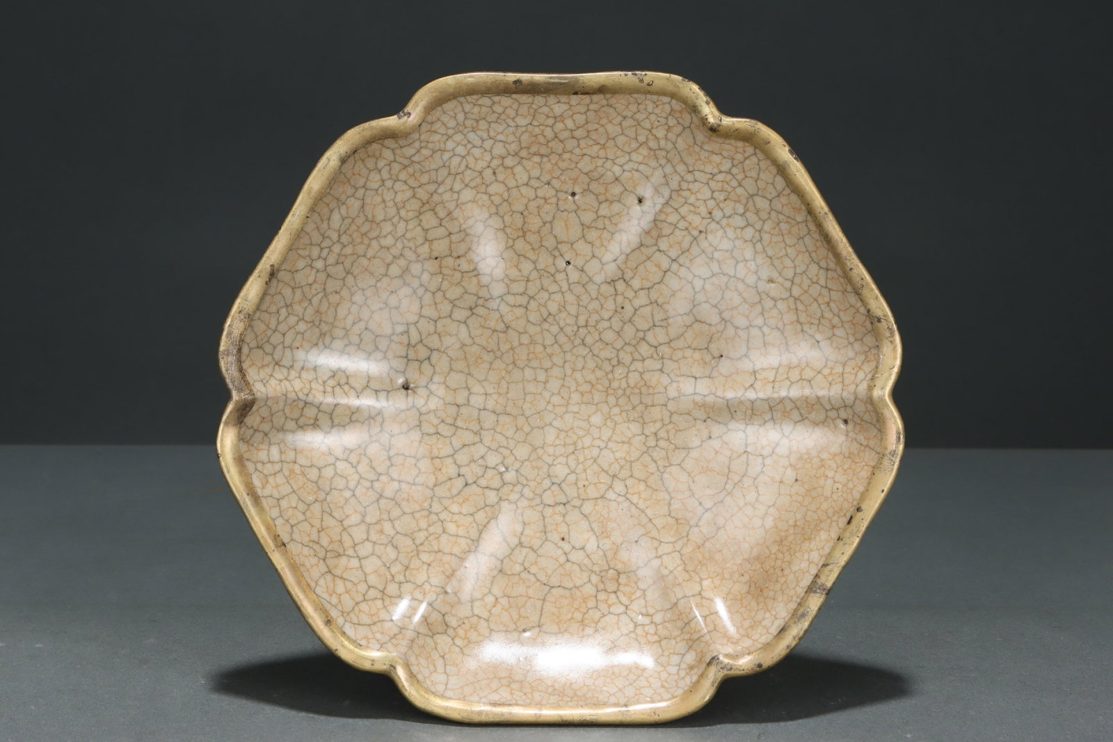An Exquisite Ge yao Yellow Glazed Painted Gold Plate,with an Imperial Poem by Emperor Qianlong: An Exquisite Ge yao Yellow Glazed Painted Gold Plate,with an Imperial Poem by Emperor Qianlong,Song Dynasty,China,Size:2.1inx7.9in 哥窑黄釉描金盘子,