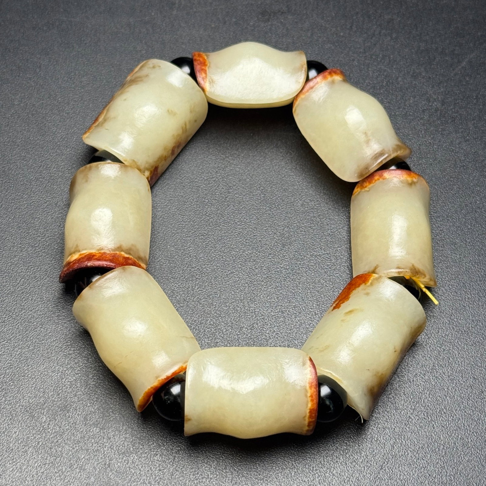 An Exquisite White Jade Bracelet (1 of 7)