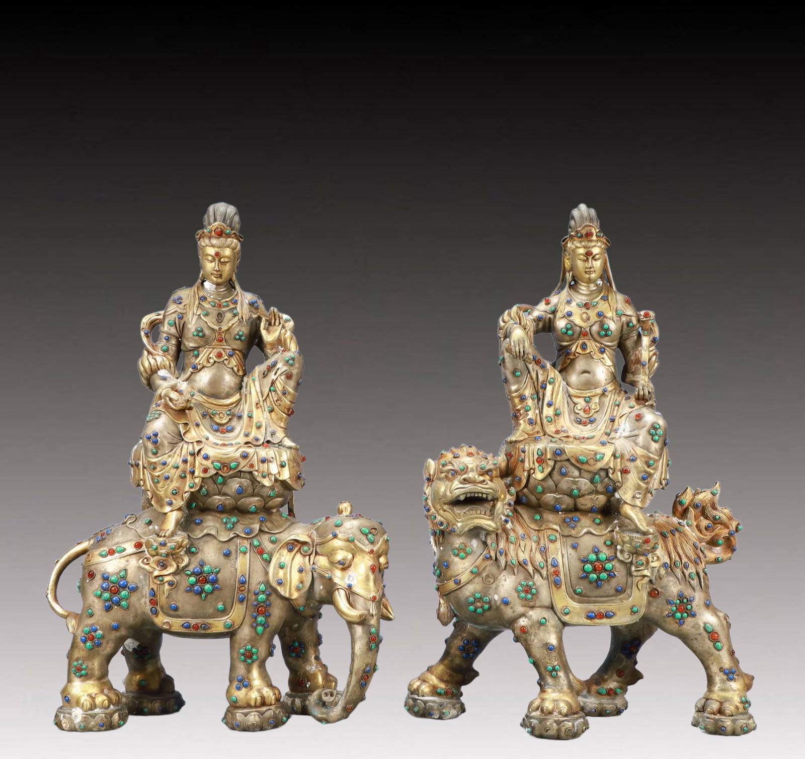 A Pair of Huge Gilt Silver Statue of Bodhisattva,Inlaid Turquoise: A Pair of Huge Gilt Silver Statue of Bodhisattva,Inlaid Turquoise,Tang Dynasty, China,Size:13.4inx6.7inx20.7in,Weight:21700g 一对银鎏金菩萨像,嵌&#
