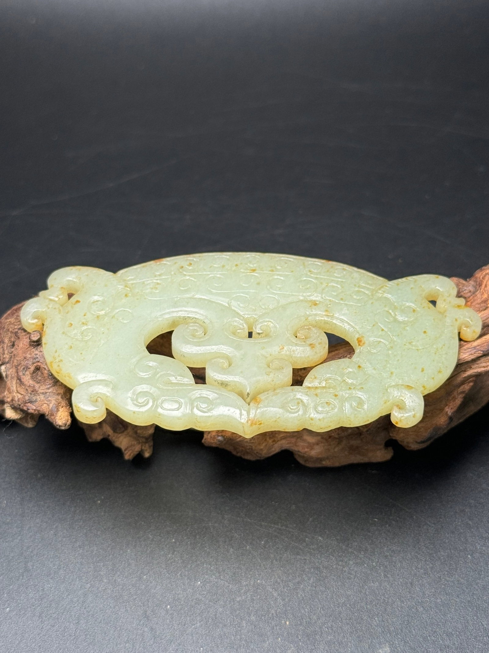 An Exquisite White Jade Dragon Pattern Pendant - 6