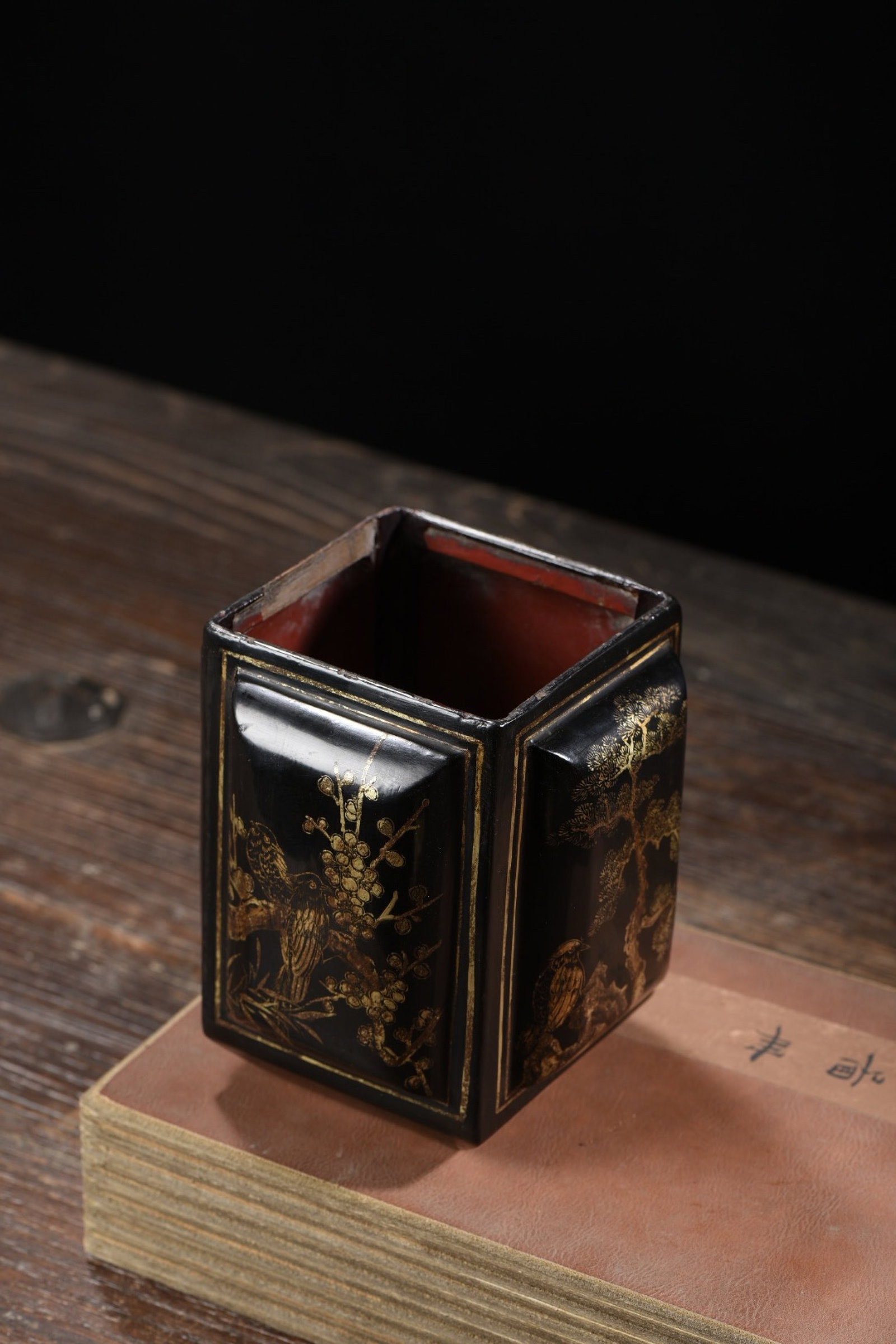 An Exquisite Carved Lacquer Flower and Bird Pattern Brush Pot: An Exquisite Carved Lacquer Flower and Bird Pattern Brush Pot,Qing Dynasty,China,Size:5.1inx4.7inx3.5in,Weight:193g 漆器花鸟纹笔筒,中国清