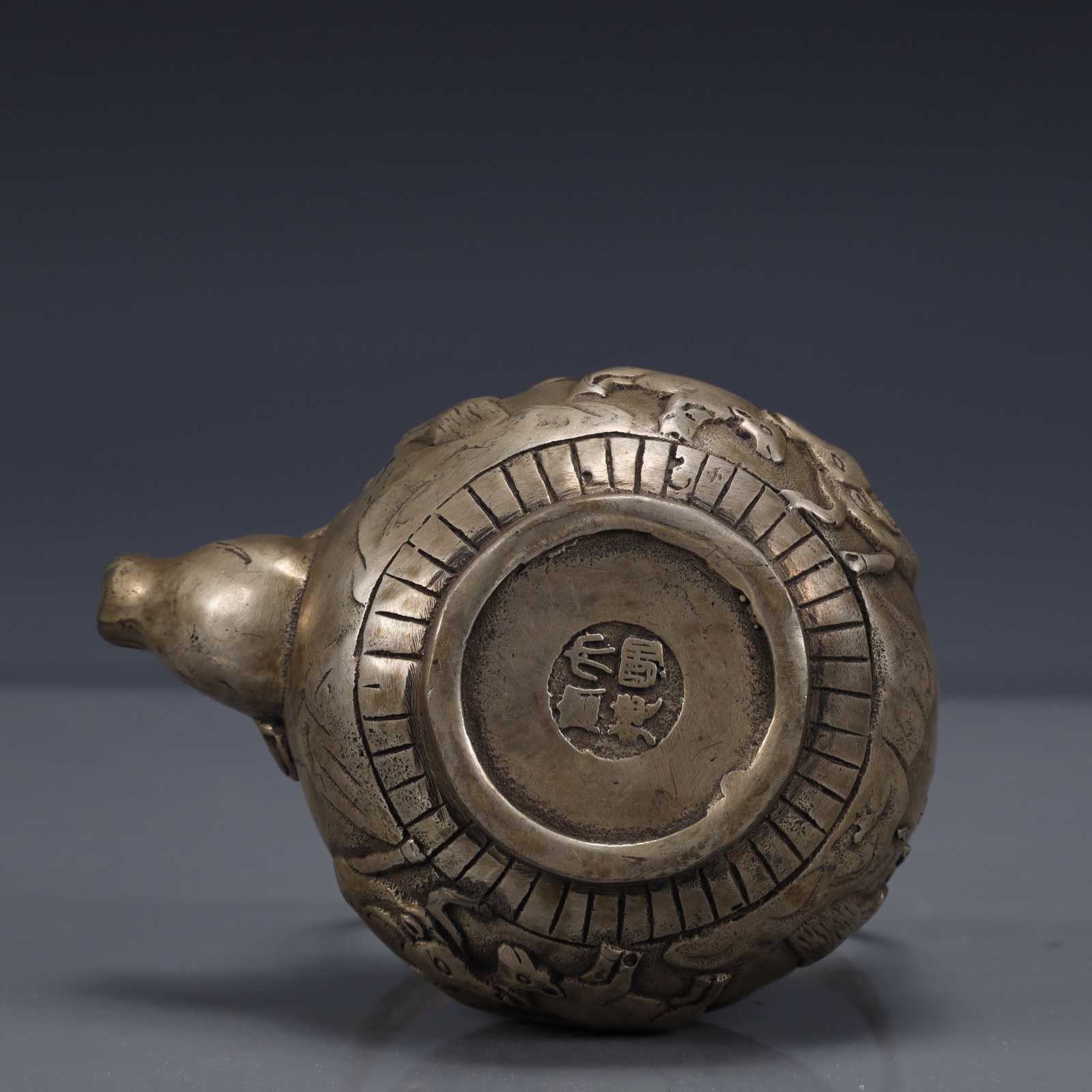 An Exquisite Silver-Plated Bronze Buffalo Pattern Ewer - 10