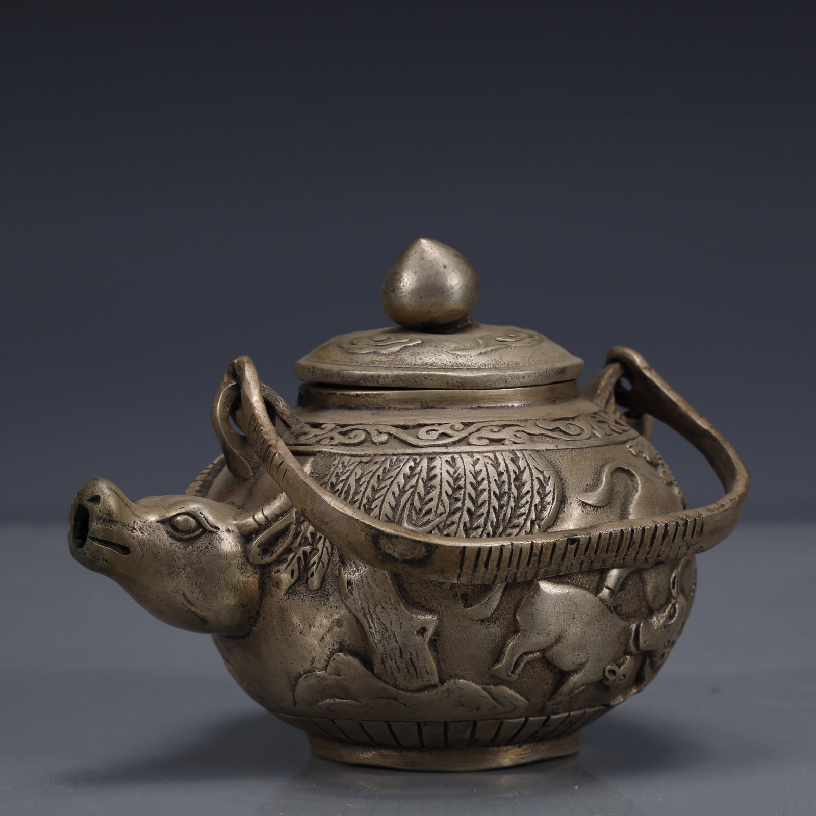 An Exquisite Silver-Plated Bronze Buffalo Pattern Ewer - 2