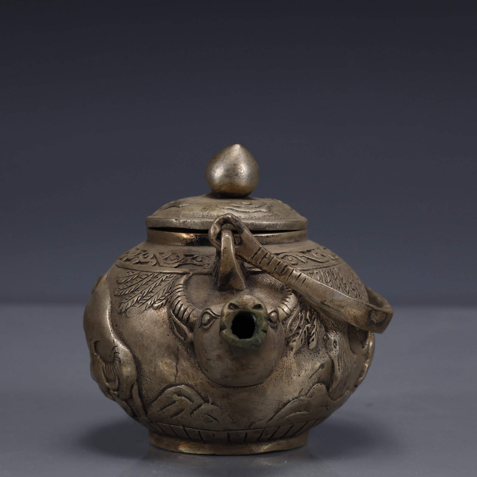 An Exquisite Silver-Plated Bronze Buffalo Pattern Ewer - 3