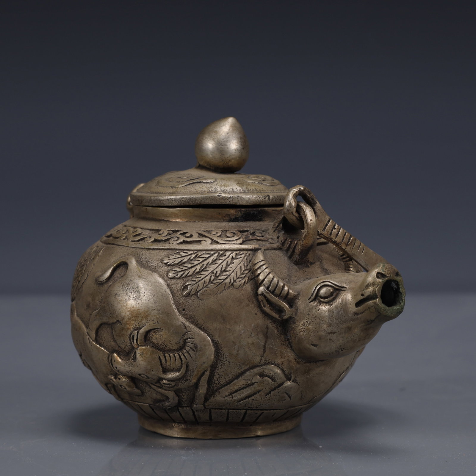 An Exquisite Silver-Plated Bronze Buffalo Pattern Ewer - 4