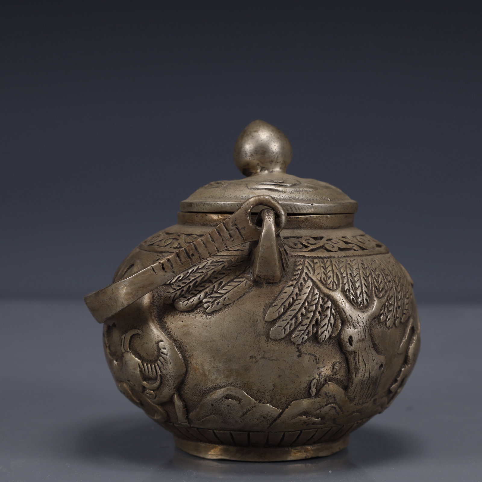An Exquisite Silver-Plated Bronze Buffalo Pattern Ewer - 7