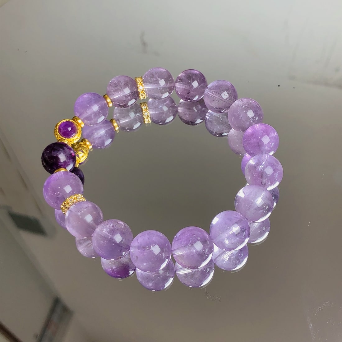 An Exquisite Crystal Bracelet - 2