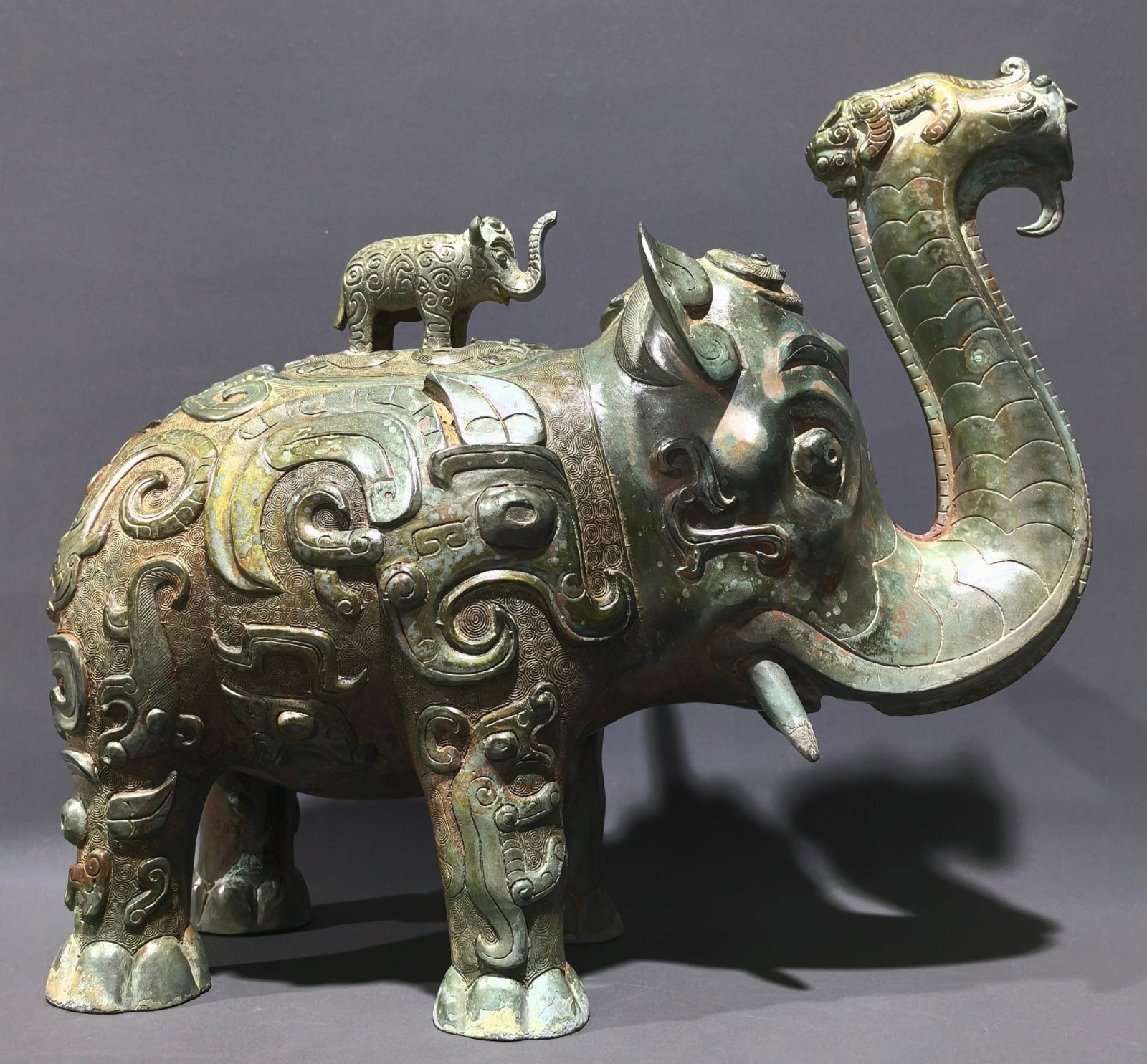 A Huge Bronze Chi-Dragon Pattern Elephant-Shaped Zun (1 of 9)