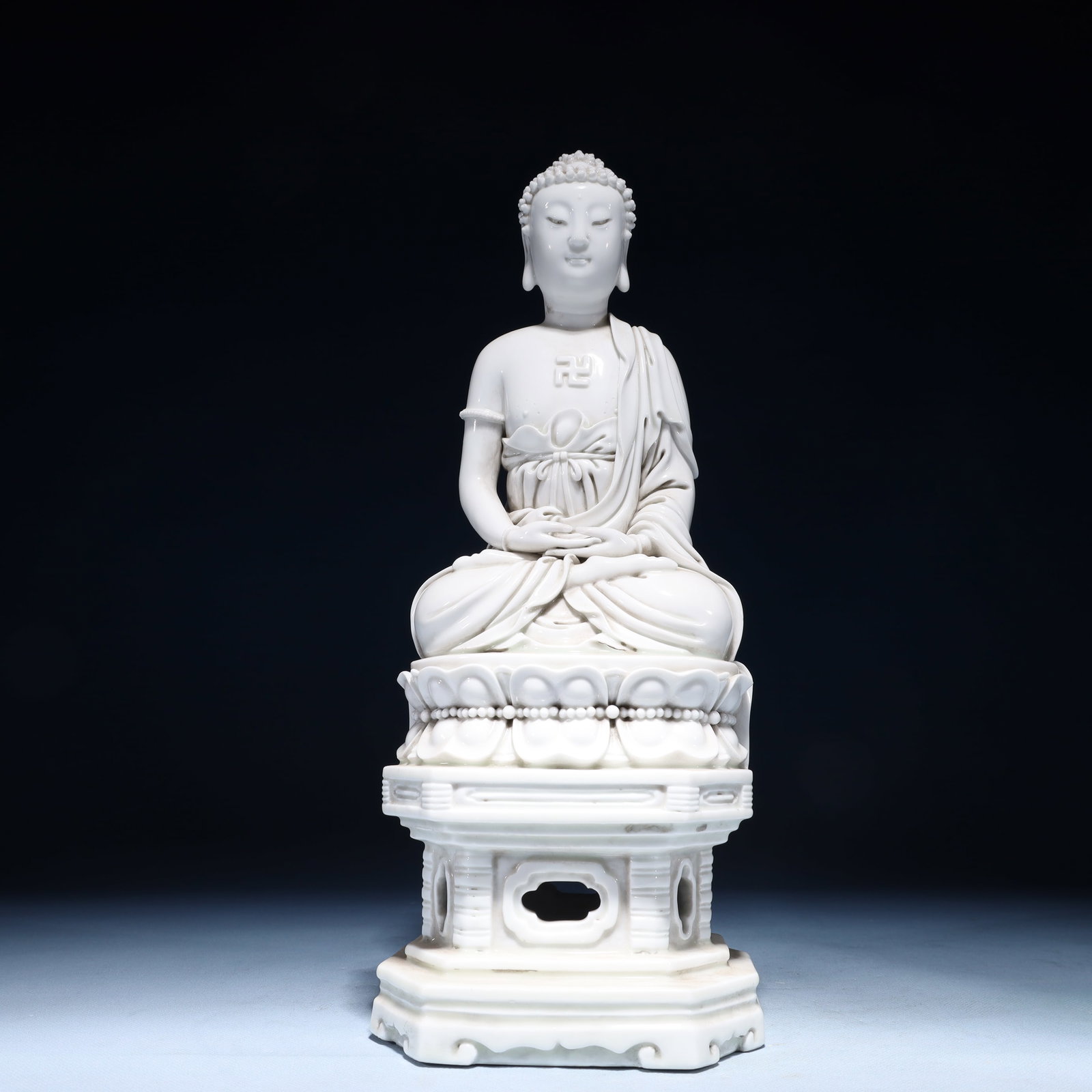 A Solemn Blance-De-Chine Statue of Sakyamuni: A Solemn Blance-De-Chine Statue of Sakyamuni Blance-De-Chine Statue of Sakyamuni,Ming Dynasty,China,He Chaozong Mark,Size:5.5inx5.1inx14.6in,Weight:2850g 德化瓷释迦ਊ