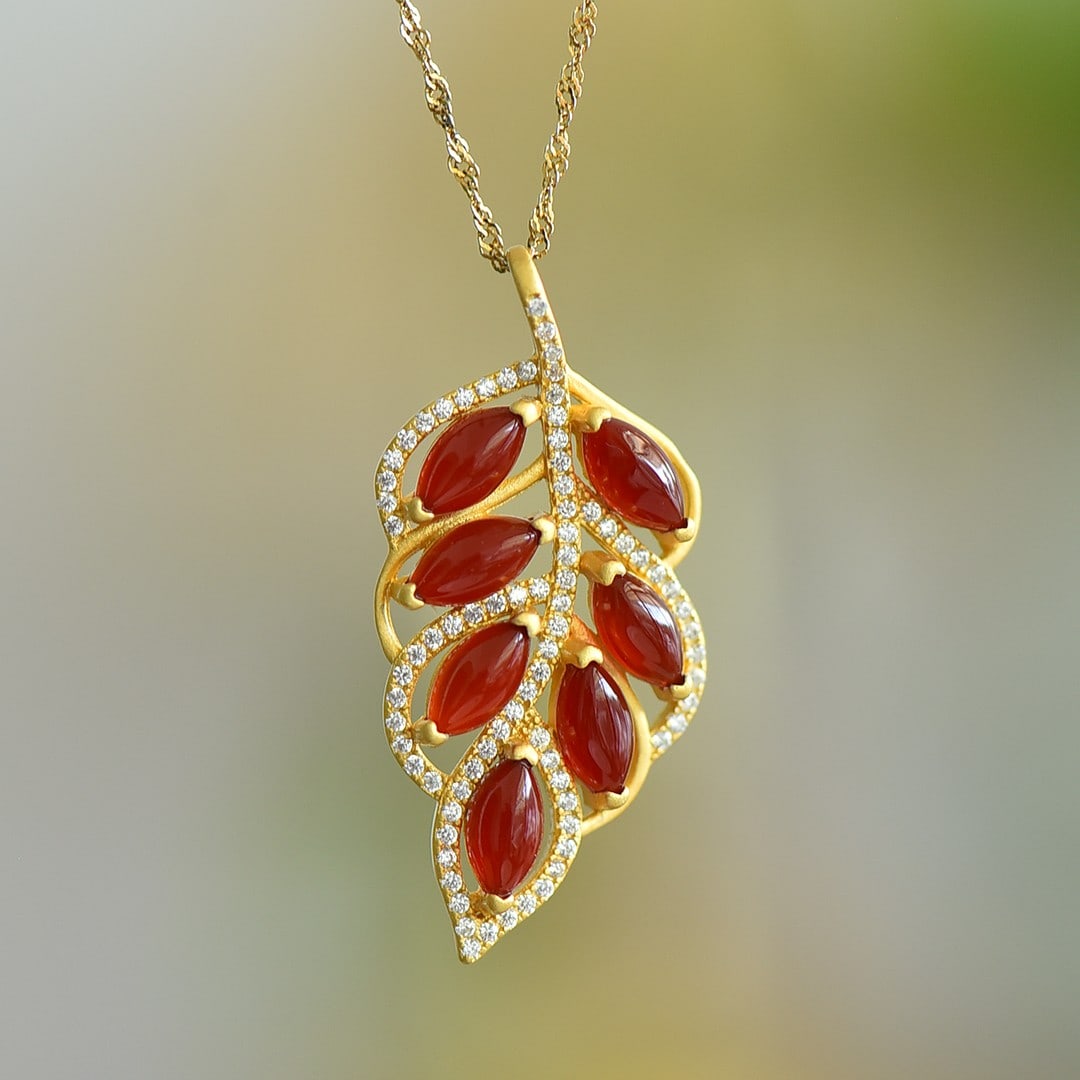 An Exquisite Sterling Silver-Gold Plated Inlaid Red Agate Necklace,Inlaid Diamond: An Exquisite Sterling Silver-Gold Plated Inlaid Red Agate Necklace,Inlaid Diamond,Size:0.2inx0.3in 纯银镀金镶红玛瑙项链,嵌钻