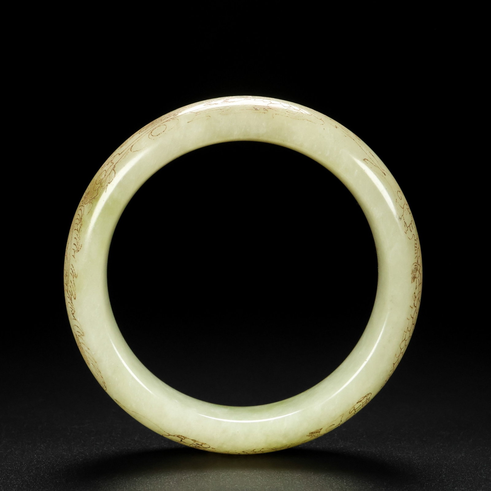 An Exquisite White Jade Dragon and Phoenix Pattern Bracelet: An Exquisite White Jade Dragon and Phoenix Pattern Bracelet,Qing Dynasty,China,Size:2.3inx0.6inx0.4in,Weight:74g 白玉龙凤纹手镯,中国清ߣ
