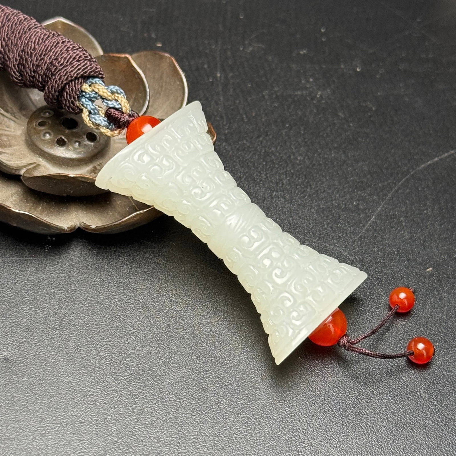 An Exquisite White Jade Ruyi Pattern Pendant - 3