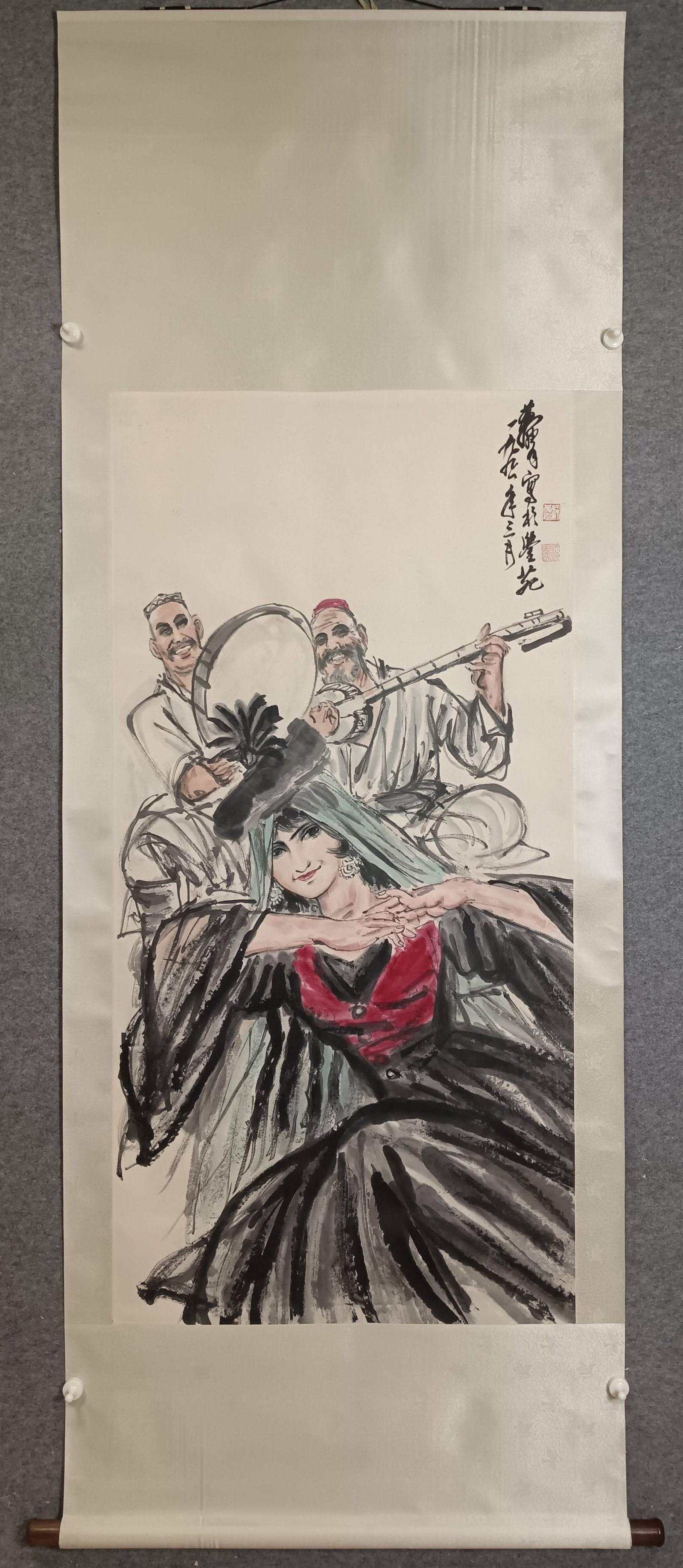 A Chinese Vertical Scroll Ink Painting of Figure on Paper: A Chinese Vertical Scroll Ink Painting of Figure on Paper,Huang Zhou,Size:26.4inx54.3in 一幅中国水墨人物画立轴,黄胄