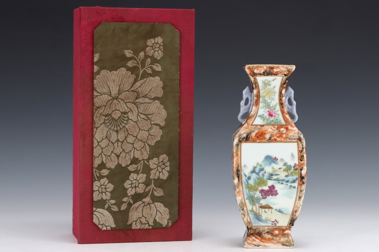 An Exquisite Imitation Wood Grain Glazed Famille-Rose Landscape Pattern Double-Ears Vase: An Exquisite Imitation Wood Grain Glazed Famille-Rose Landscape Pattern Double-Ears Vase,Qing Dynasty,China,Qianlong Six-character Mark,Size:10inx4in 木纹釉粉彩山&#