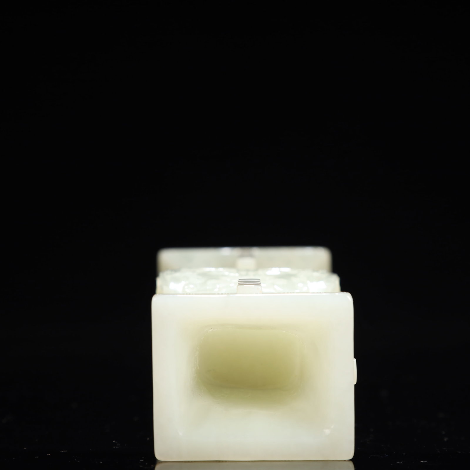 An Exquisite White Jade Beast-Face Pattern Vase - 8