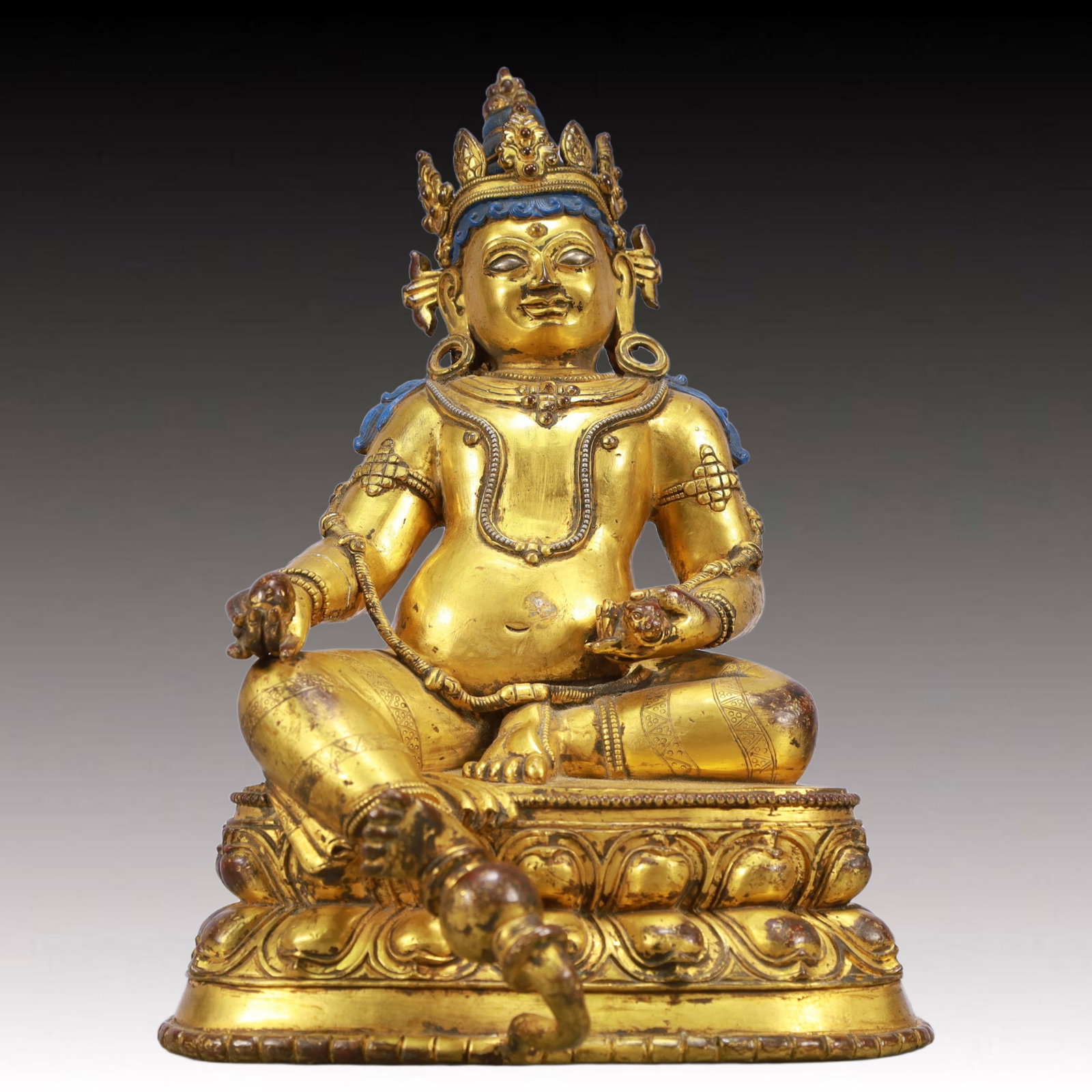 A Solemn Gilt Bronze Statue of Mammon: A Solemn Gilt Bronze Statue of Mammon,Ming Dynasty, China,Yongle Six-character Mark,Size:7.9inx7.1inx10.6in,Weight:5150g 铜鎏金财神像,中国明ߣ