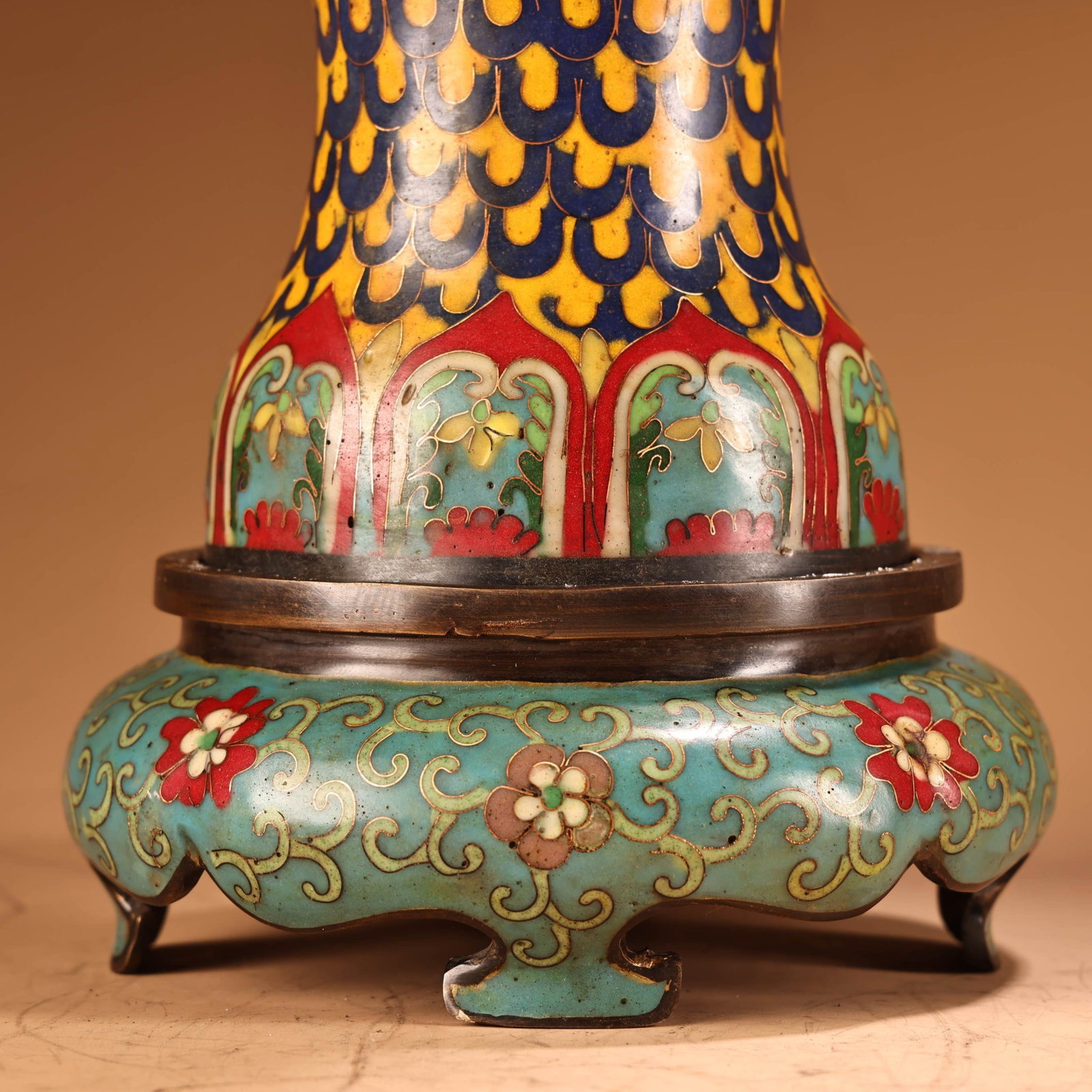 An Exquisite Cloisonne Fish Pattern Vase,With Base - 7