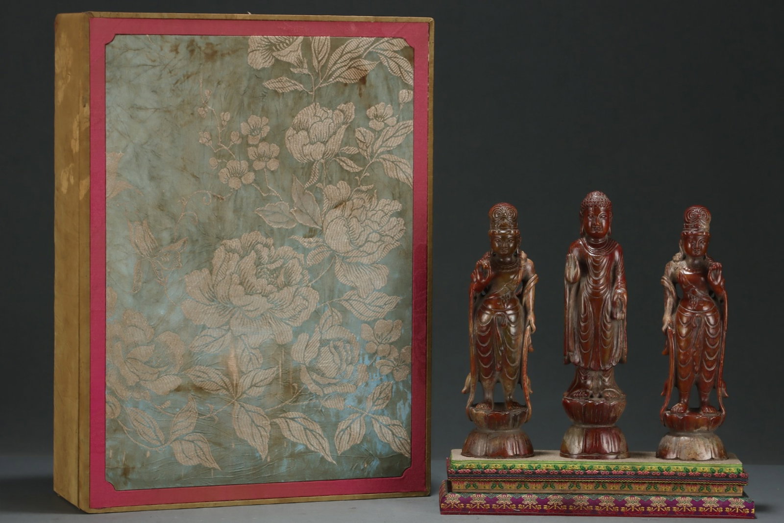 A Set of Fine Archaic Jade Buddha Statue Ornaments: A Set of Fine Archaic Jade Buddha Statue Ornaments,Qing Dynasty,China,Size:2.5inx2.2inx10.9in 一套高古玉佛像摆件,中国清代