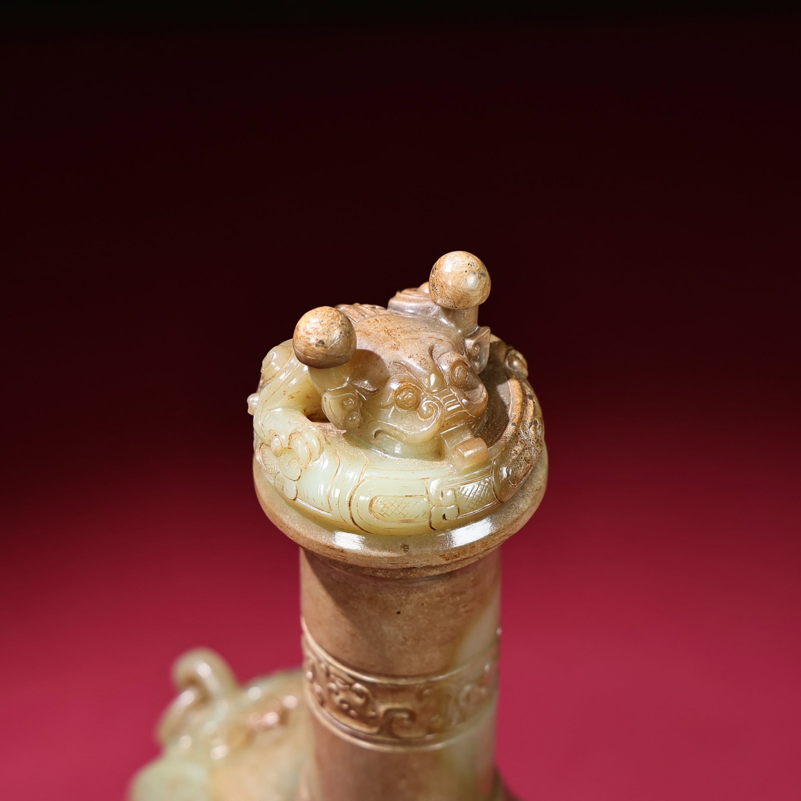 An Exquisite White Jade Auspicious Beast Pattern Bottle - 3