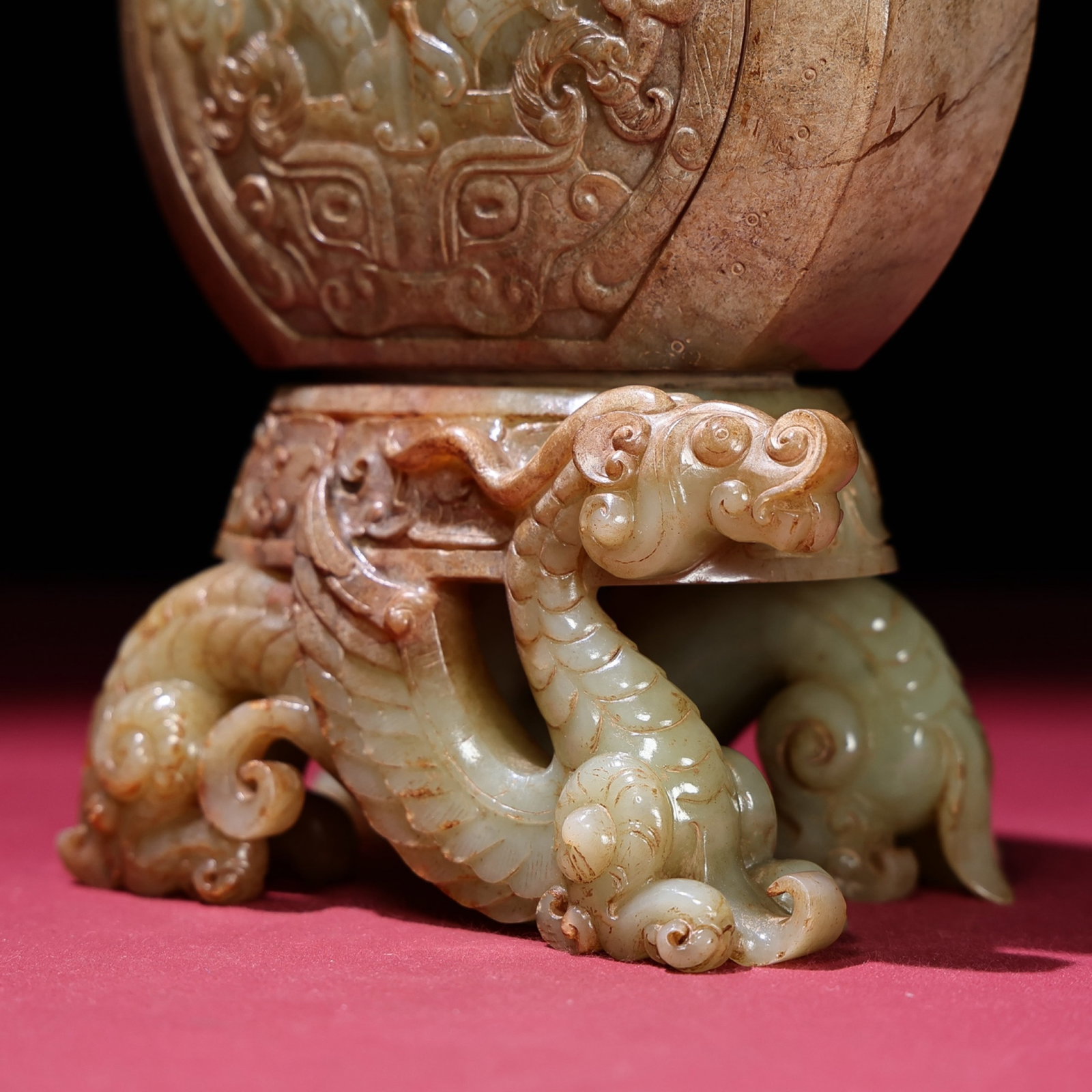 An Exquisite White Jade Auspicious Beast Pattern Bottle - 7