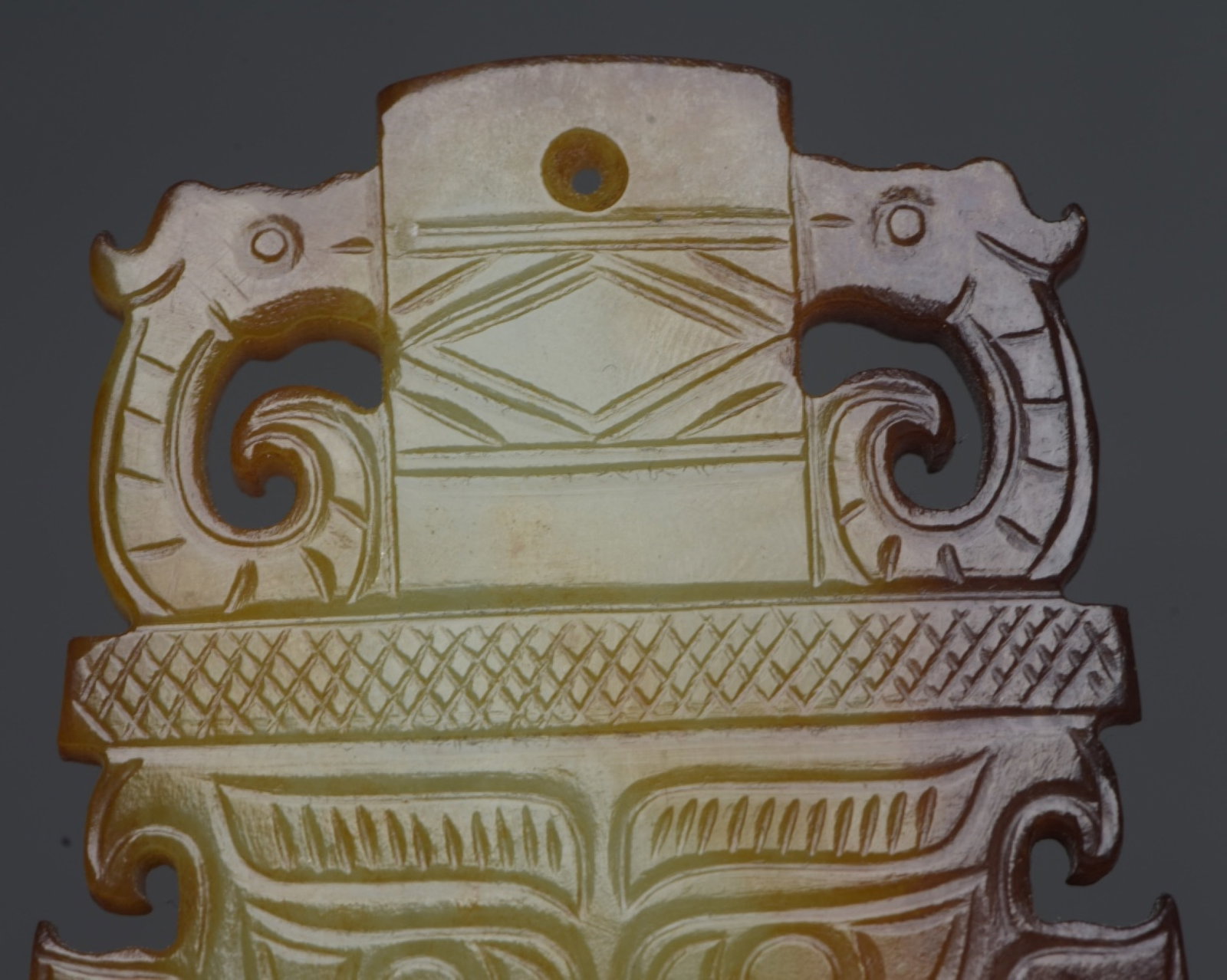An Exquisite White Jade Beast-Face Pattern Pendant - 4