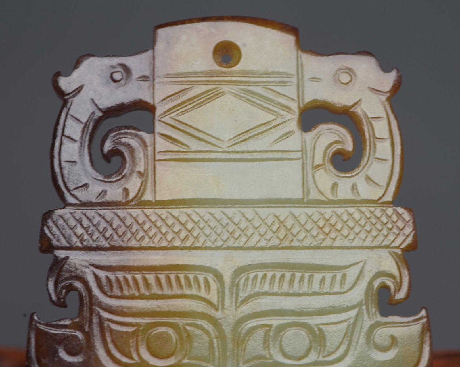 An Exquisite White Jade Beast-Face Pattern Pendant - 7